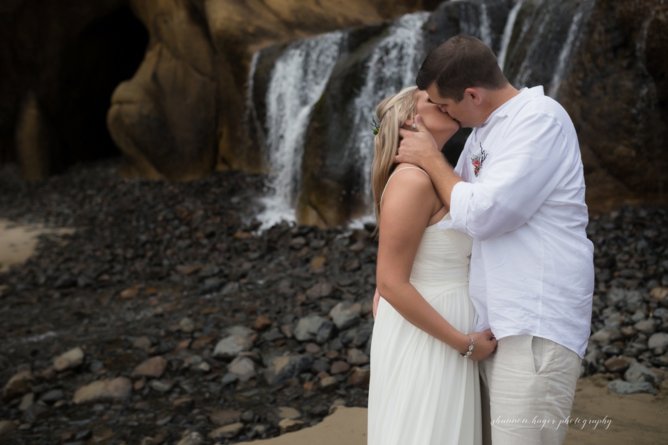 oregon coast destination elopement, beach wedding cannon beach, shannon hager photography