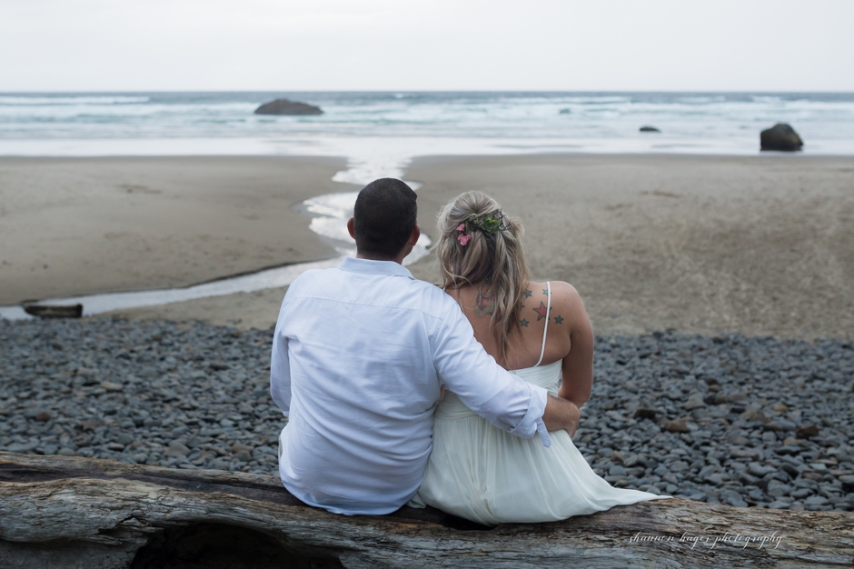 oregon coast destination elopement, beach wedding cannon beach, shannon hager photography