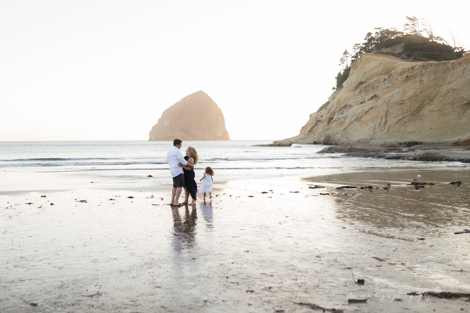 Oregon Coast Family Photographer, Cape Kiwanda Family Session, Pacific City Photographer, Shannon Hager Photography