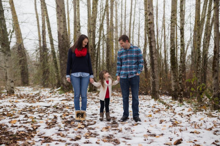 portland family photographer, winter snow family session oregon, shannon hager photography