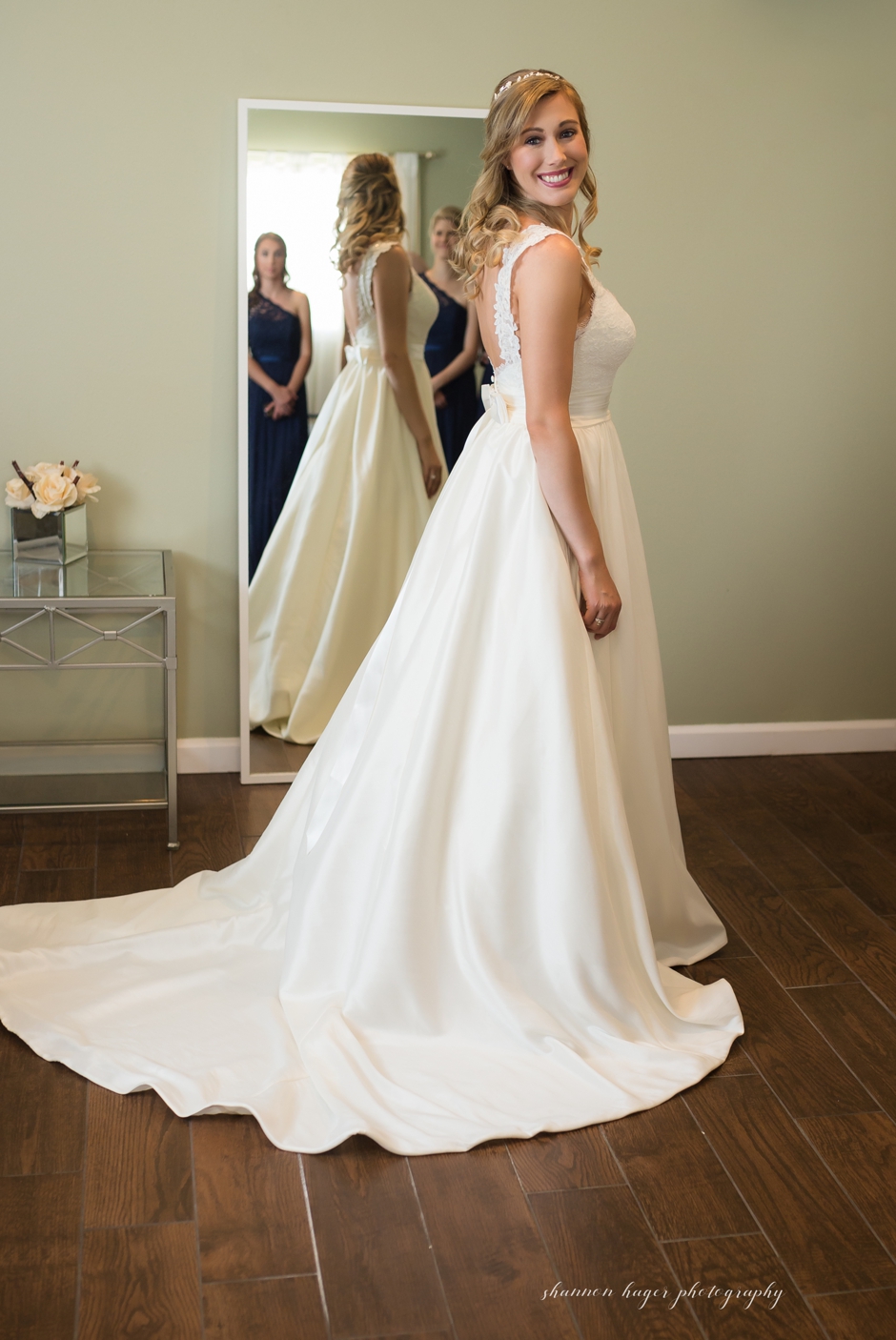 bride getting ready, water oasis, portland wedding photographer, shannon hager photography