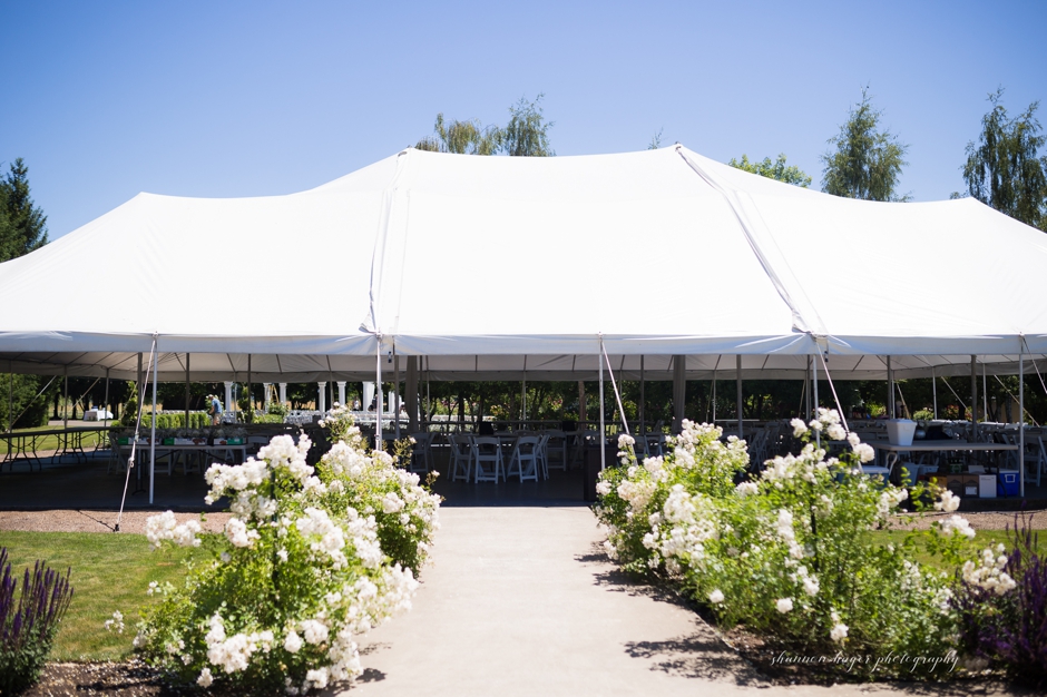 portland wedding photographer, outdoor summer wedding at water oasis, shannon hager photography
