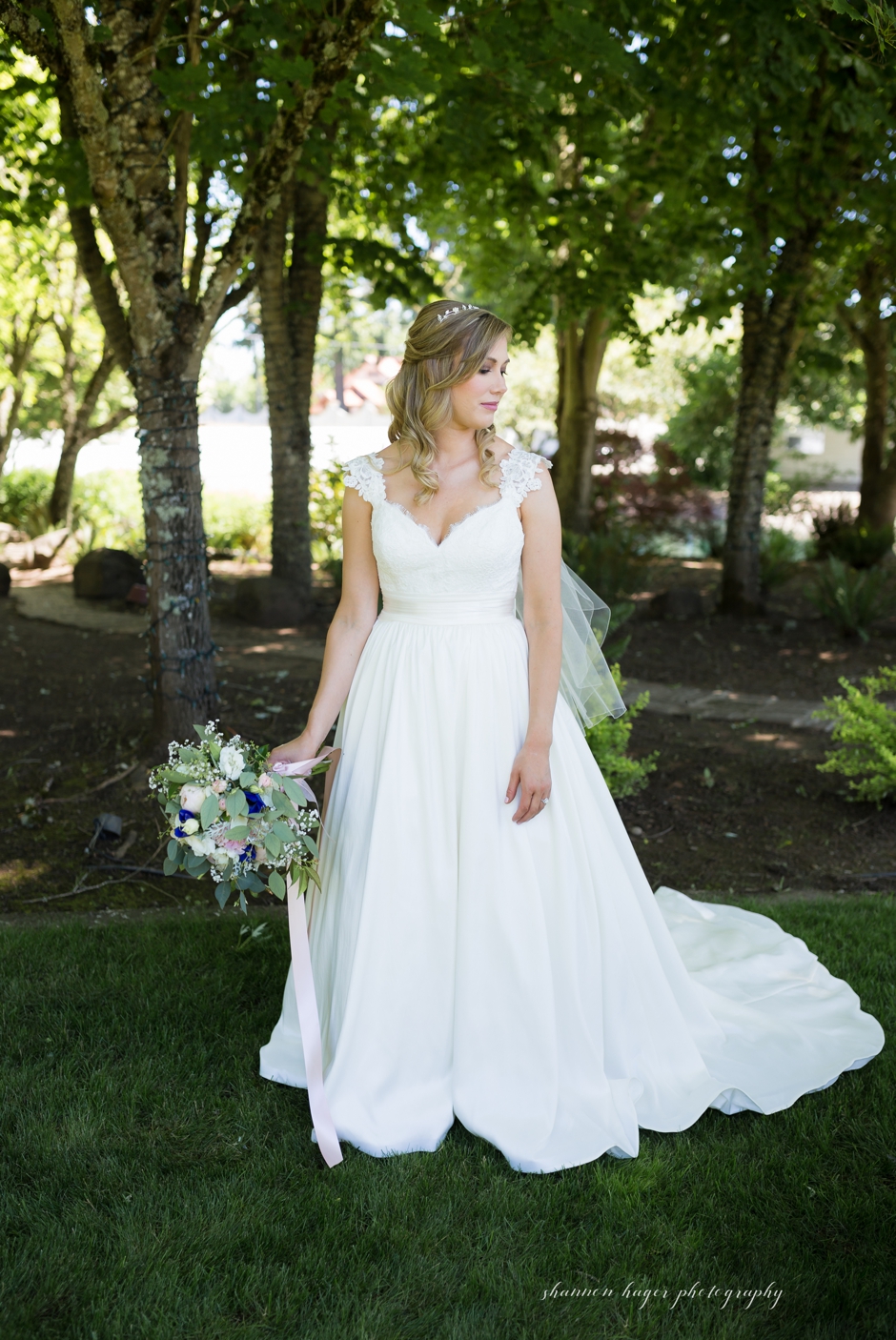 first look water oasis venue, portland wedding photographer, shannon hager photography