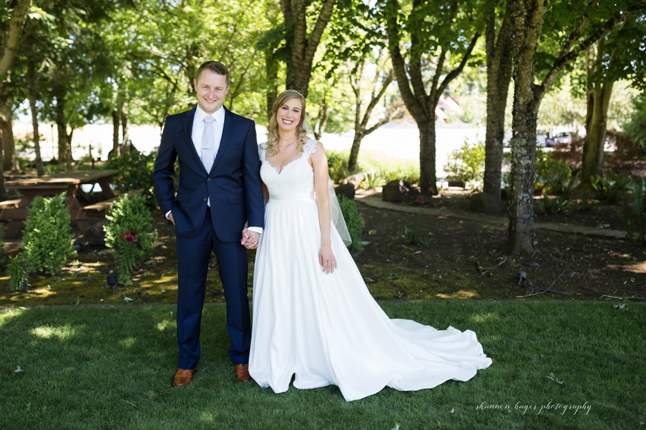first look water oasis venue, portland wedding photographer, shannon hager photography