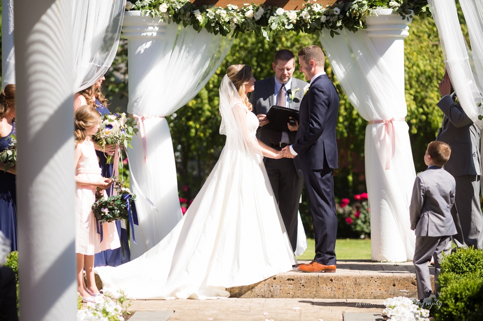 ceremony at the water oasis, portland wedding photographer, shannon hager photography