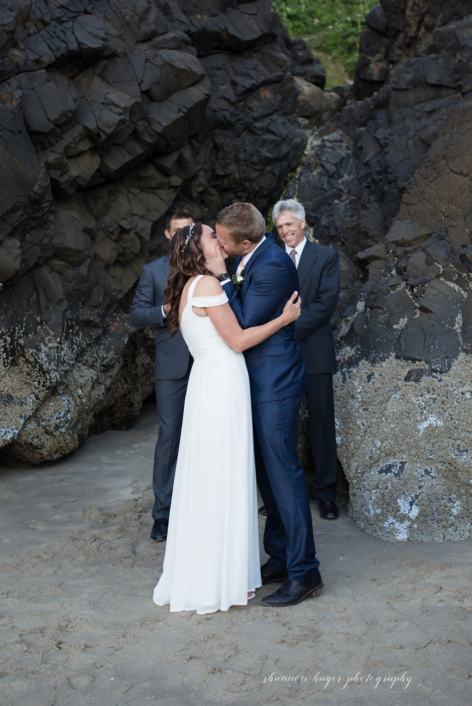cannon beach elopement, oregon coast elopement photographer, oregon coast wedding, shannon hager photography