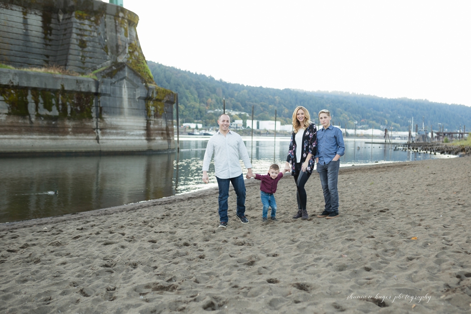 cathedral park portland fall family session, portland family photographer, shannon hager photography