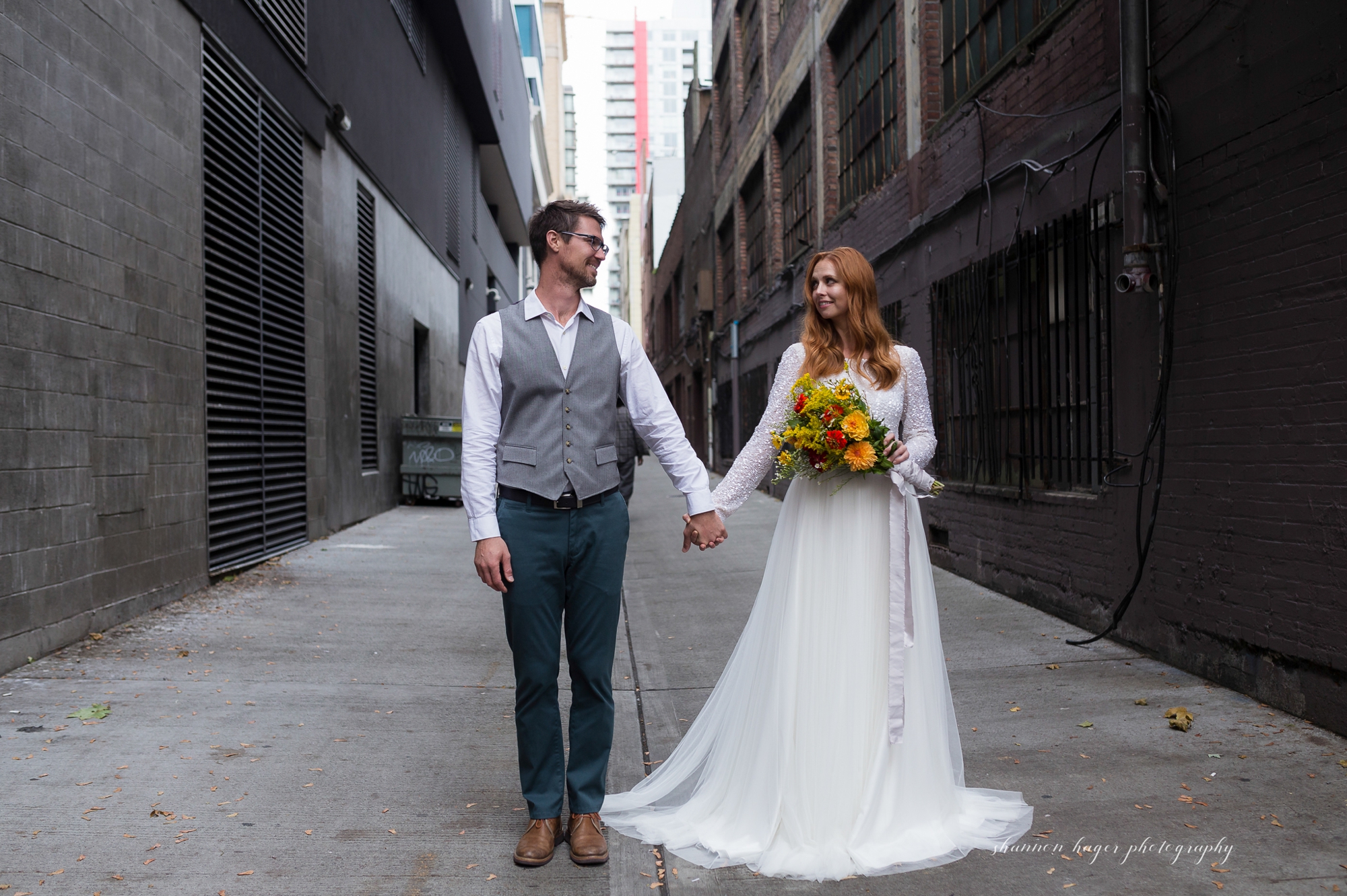 city engagement session, portland engagement photographer, urban engagement, portland wedding photographer