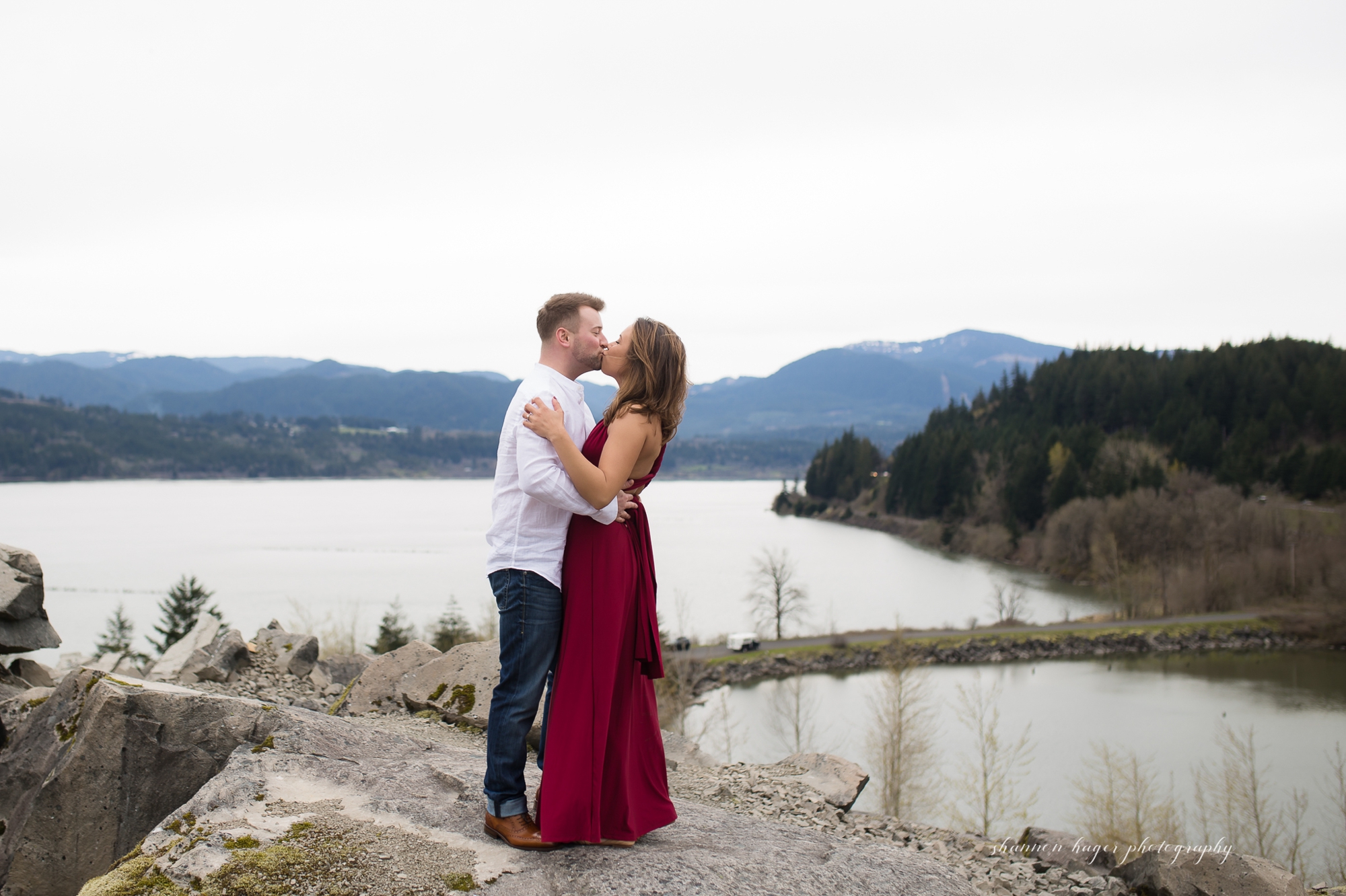 portland engagement photographer, columbia gorge government engagement session, shannon hager photography