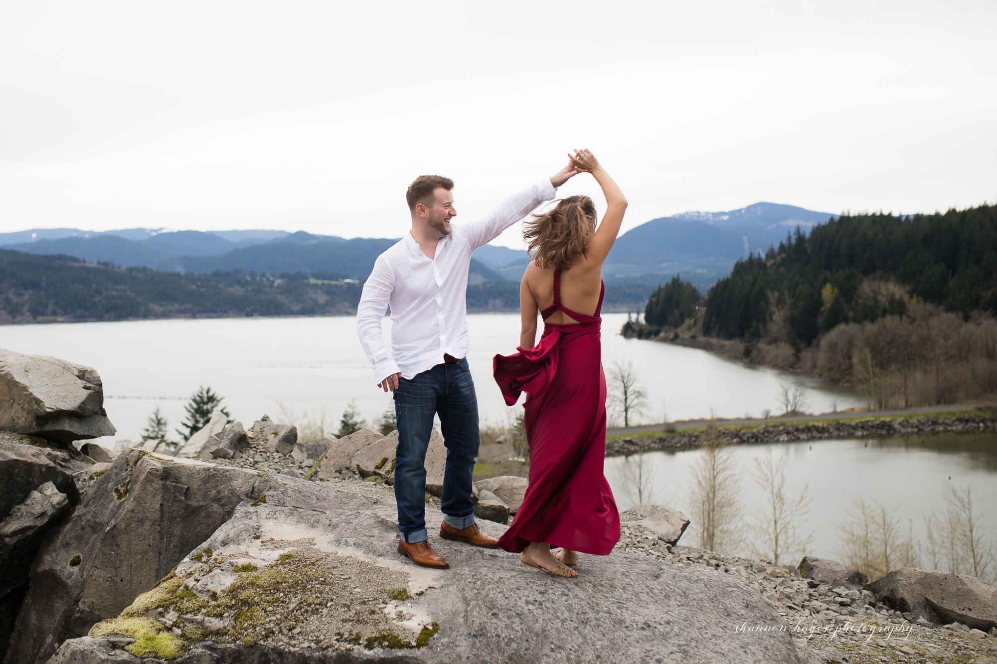 portland engagement photographer, columbia gorge government engagement session, shannon hager photography