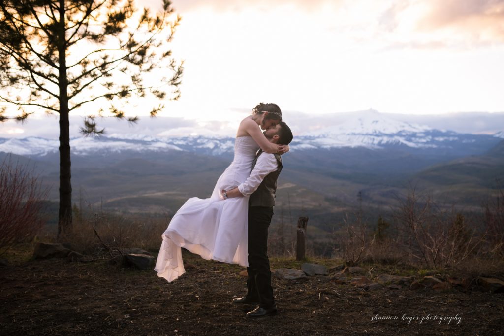 oregon elopement photographer, green ridge fire lookout wedding sisters oregon wedding photographer, shannon hager photography