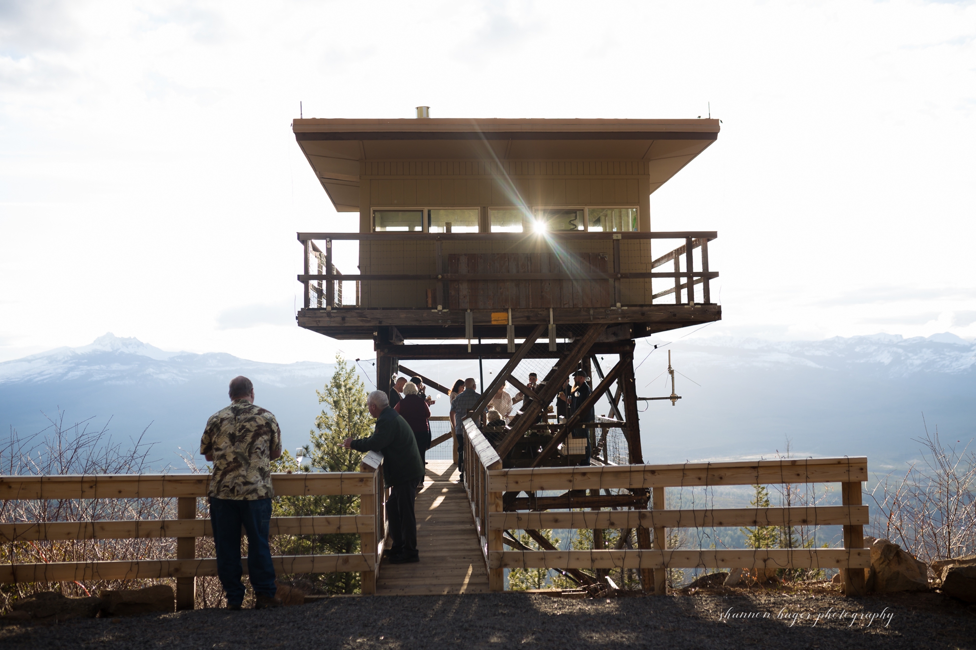 oregon elopement photographer, green ridge fire lookout wedding sisters oregon wedding photographer, shannon hager photography