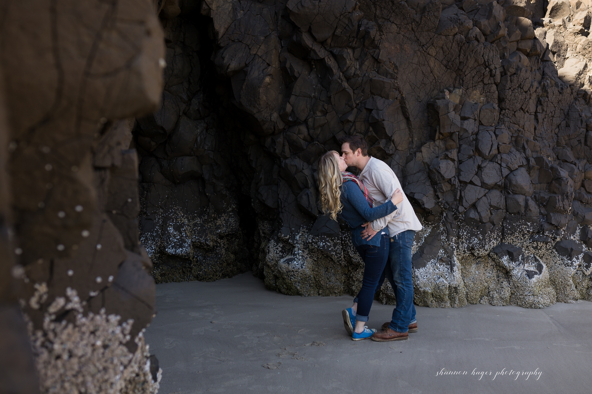 oregon coast anniversary session, beach couples session, cannon beach wedding photographer, oregon coast photographer
