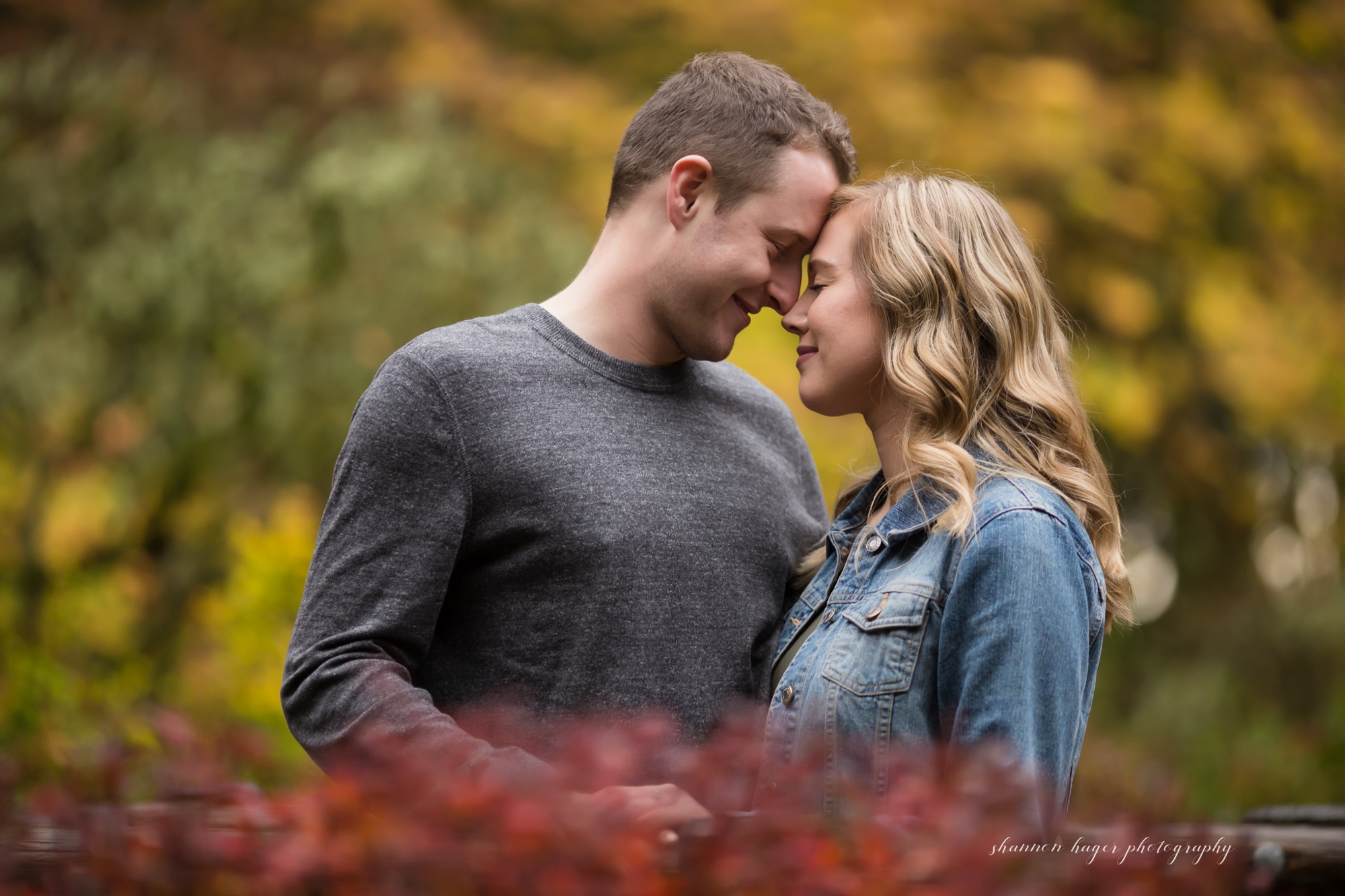 fall engagement photos at jenkins estate by portland wedding photographer