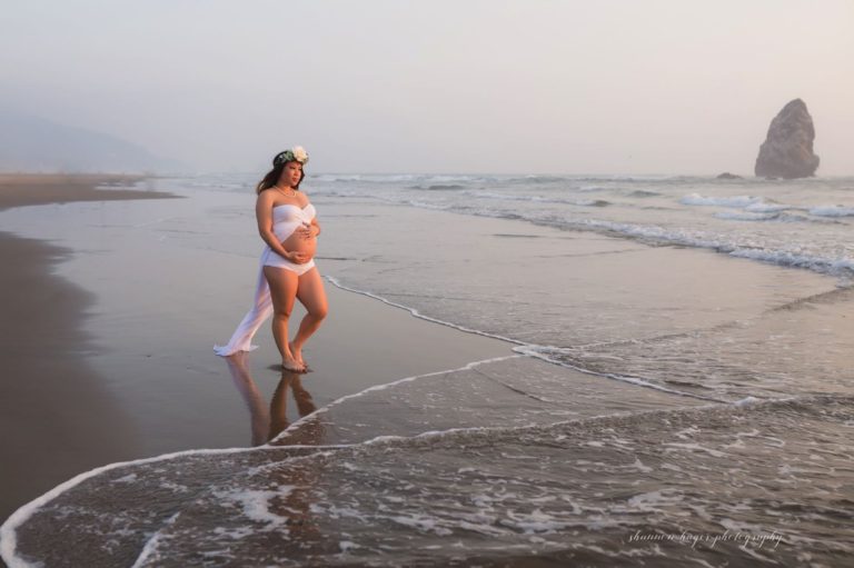 cannon beach maternity session, oregon coast maternity photographer, oregon coast photographer, portland maternity photography, shannon hager photography