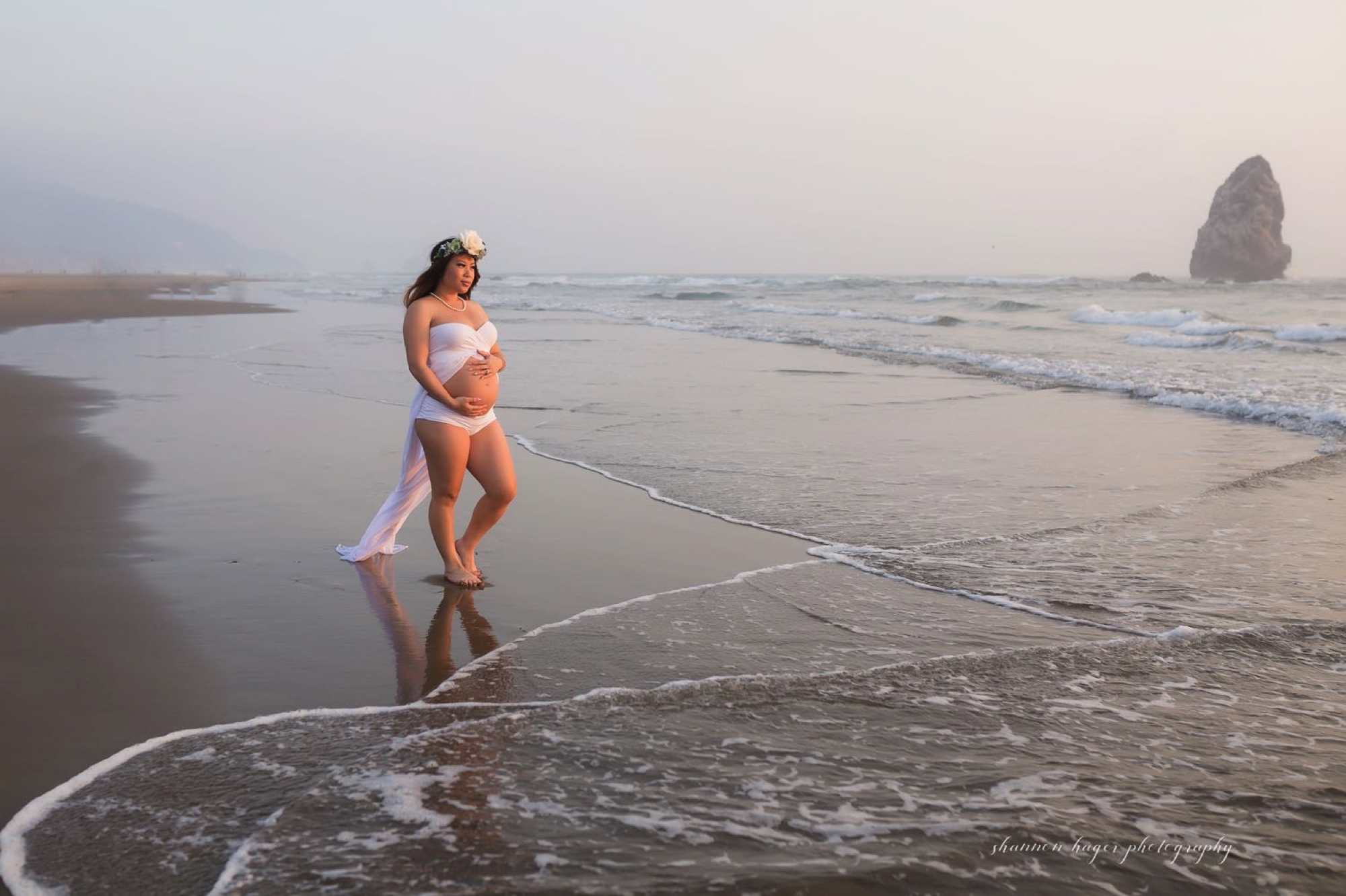 cannon beach maternity session, oregon coast maternity photographer, oregon coast photographer, portland maternity photography, shannon hager photography