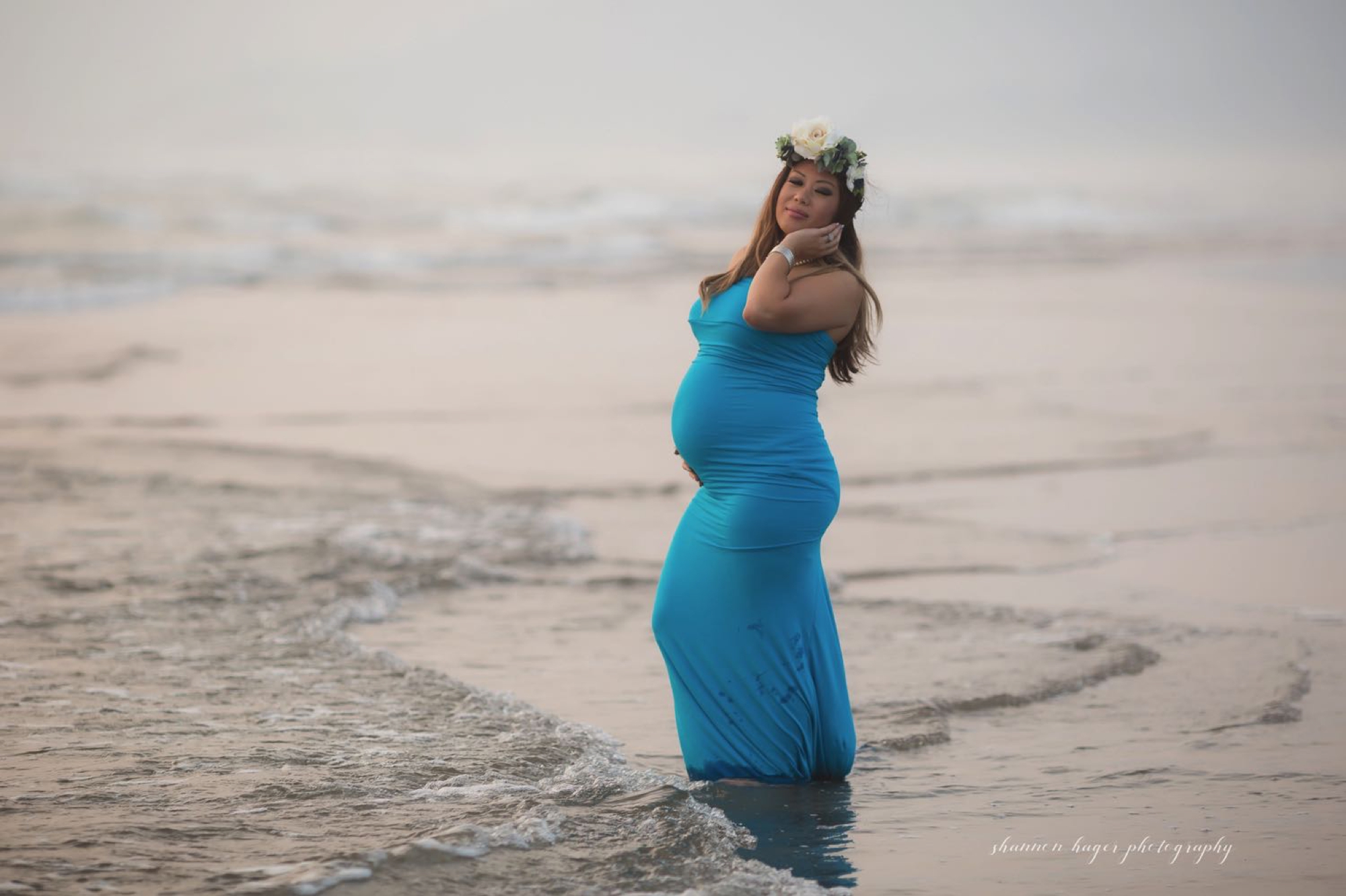 cannon beach maternity session, oregon coast maternity photographer, oregon coast photographer, portland maternity photography, shannon hager photography