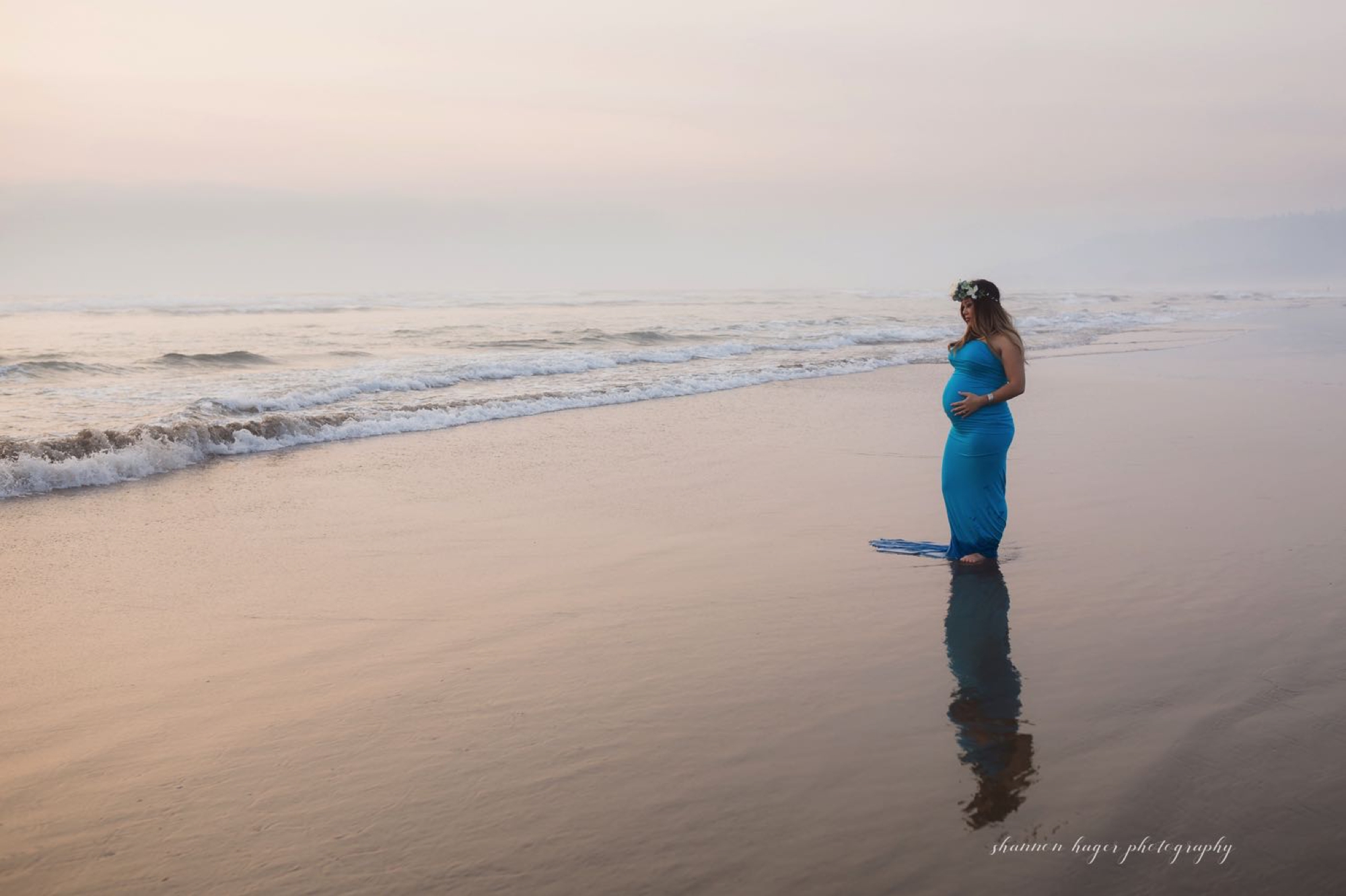 cannon beach maternity session, oregon coast maternity photographer, oregon coast photographer, portland maternity photography, shannon hager photography