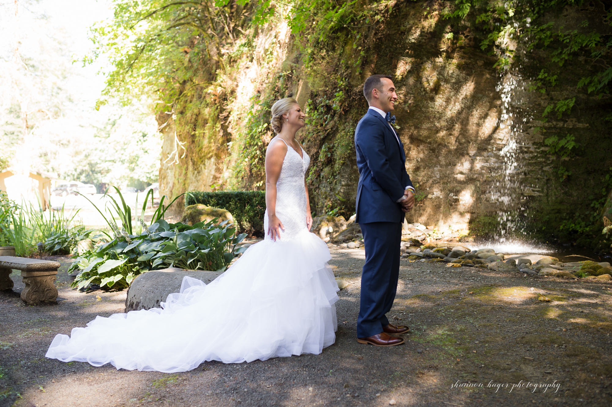 oregon wedding photographer, summer riverview waterfall estate in the gorge, photographed by shannon hager photography