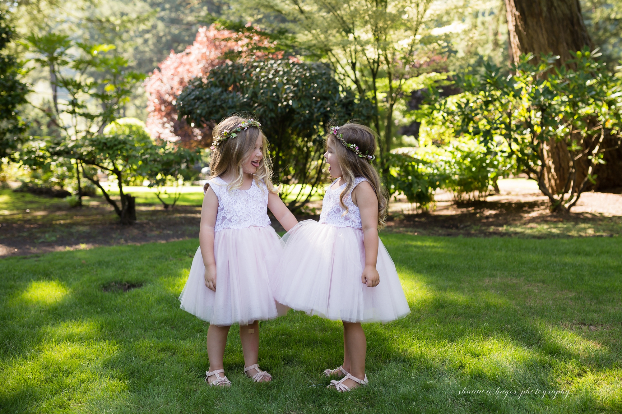 oregon wedding photographer, summer riverview waterfall estate in the gorge, photographed by shannon hager photography