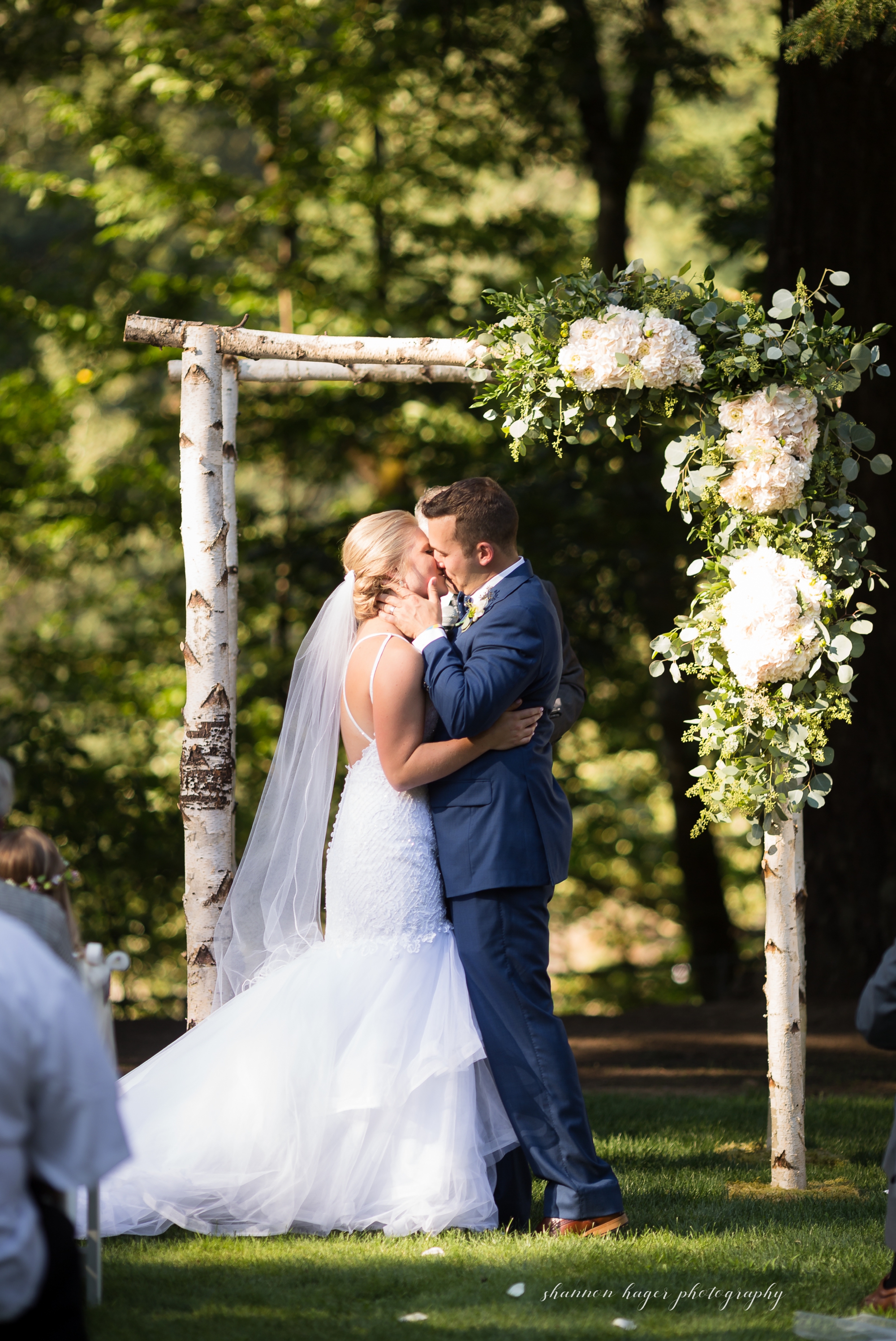 oregon wedding photographer, summer riverview waterfall estate in the gorge, photographed by shannon hager photography