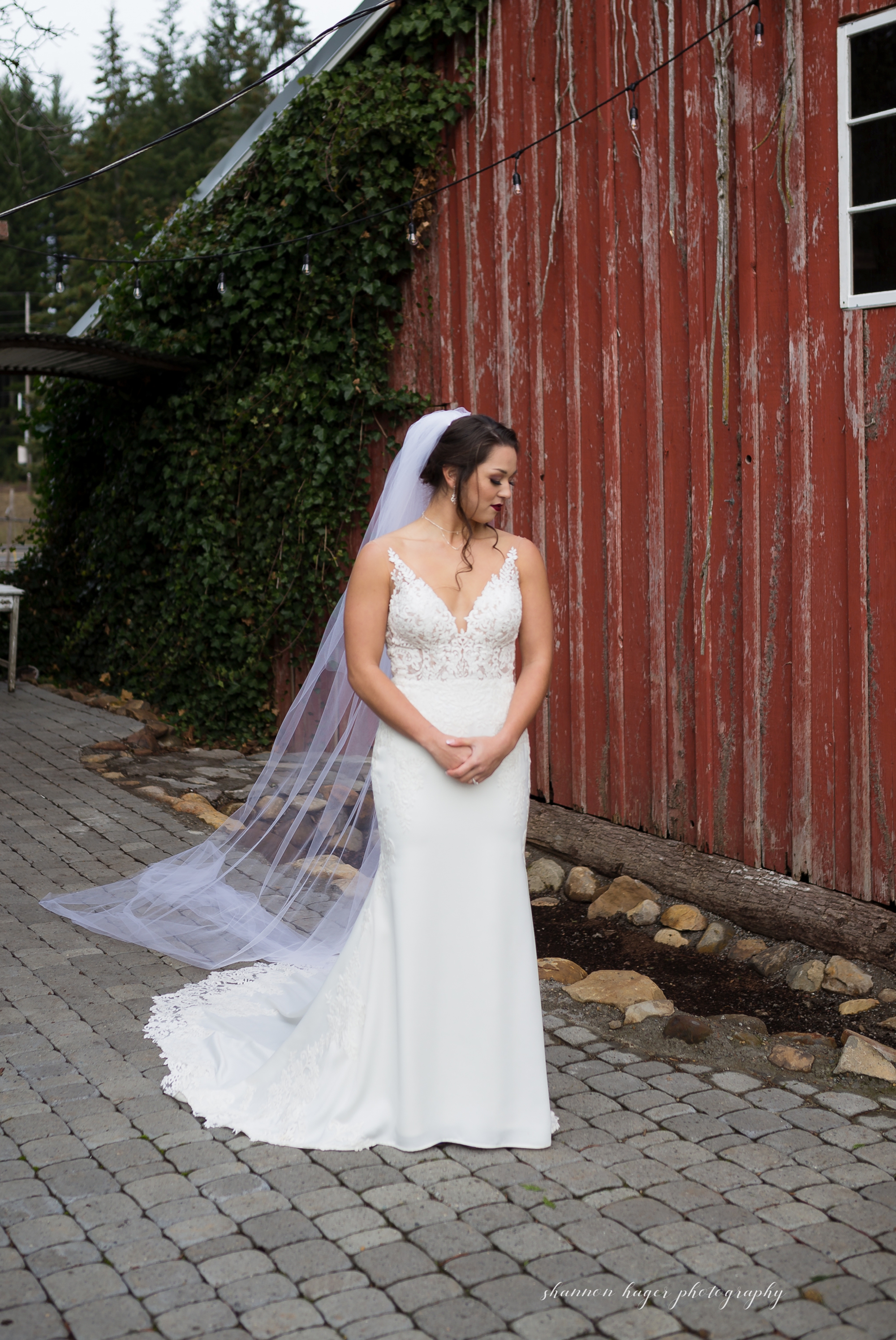 inn at avonlea winter barn wedding, portland wedding photographer, mt hood wedding photography 