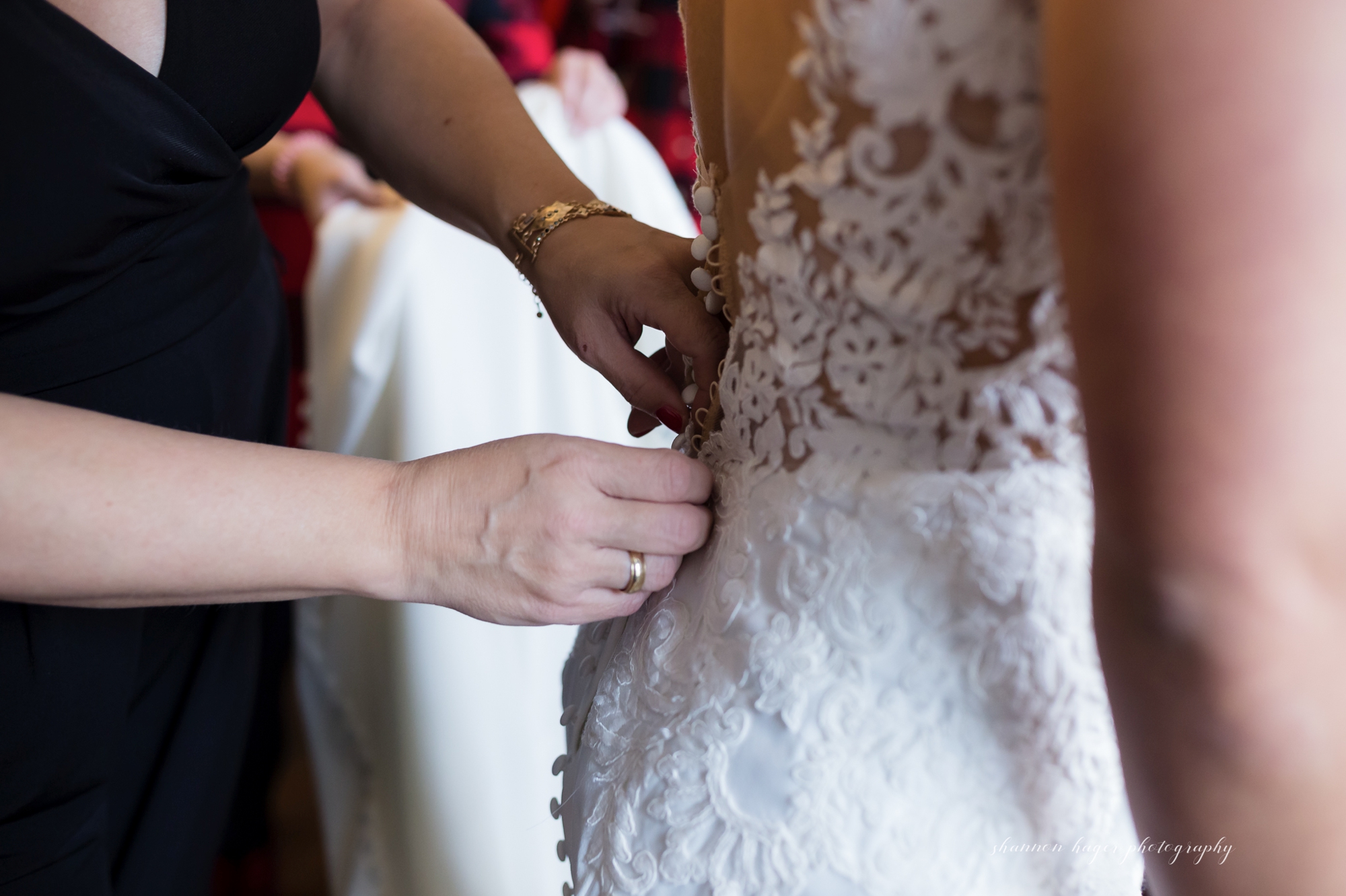 inn at avonlea winter barn wedding, portland wedding photographer, mt hood wedding photography 