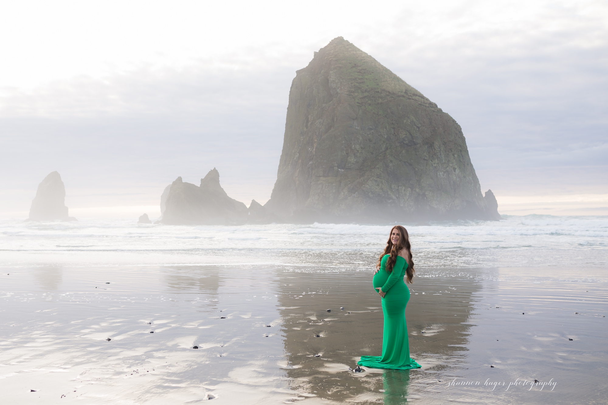 cannon beach maternity session, oregon coast photographer, maternity photography oregon