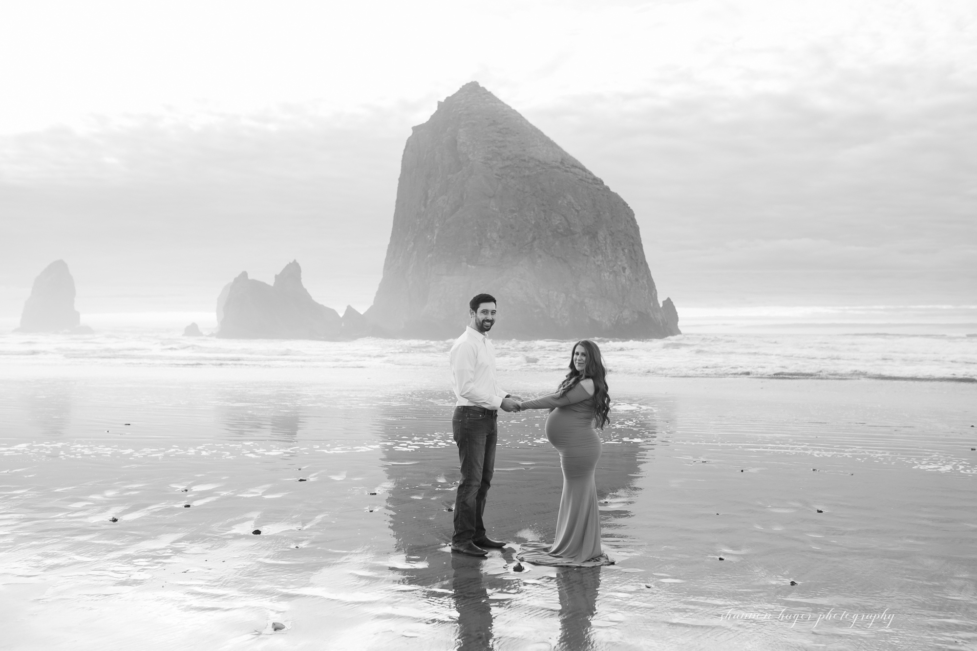 cannon beach maternity session, oregon coast photographer, maternity photography oregon