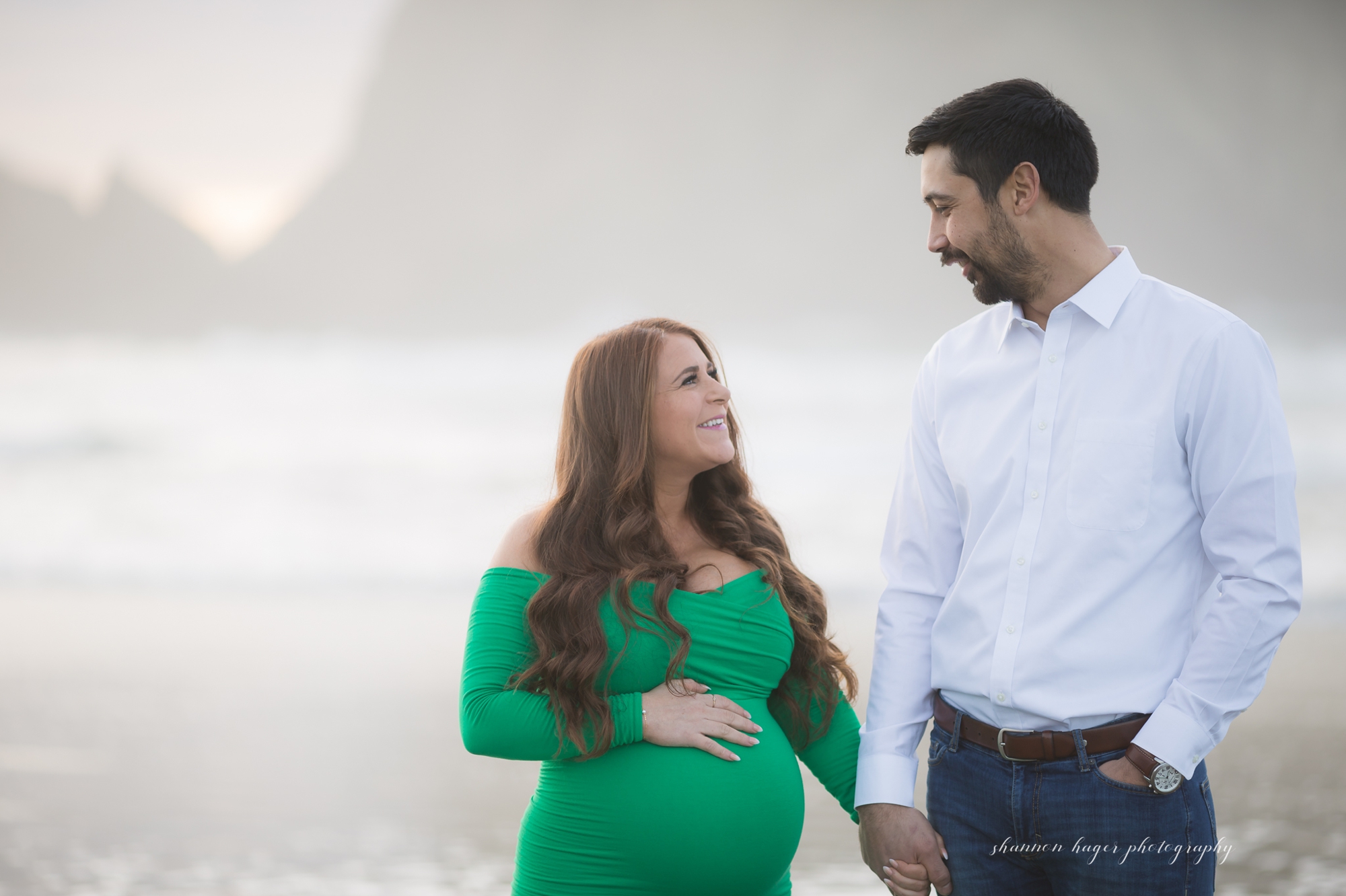 cannon beach maternity session, oregon coast photographer, maternity photography oregon
