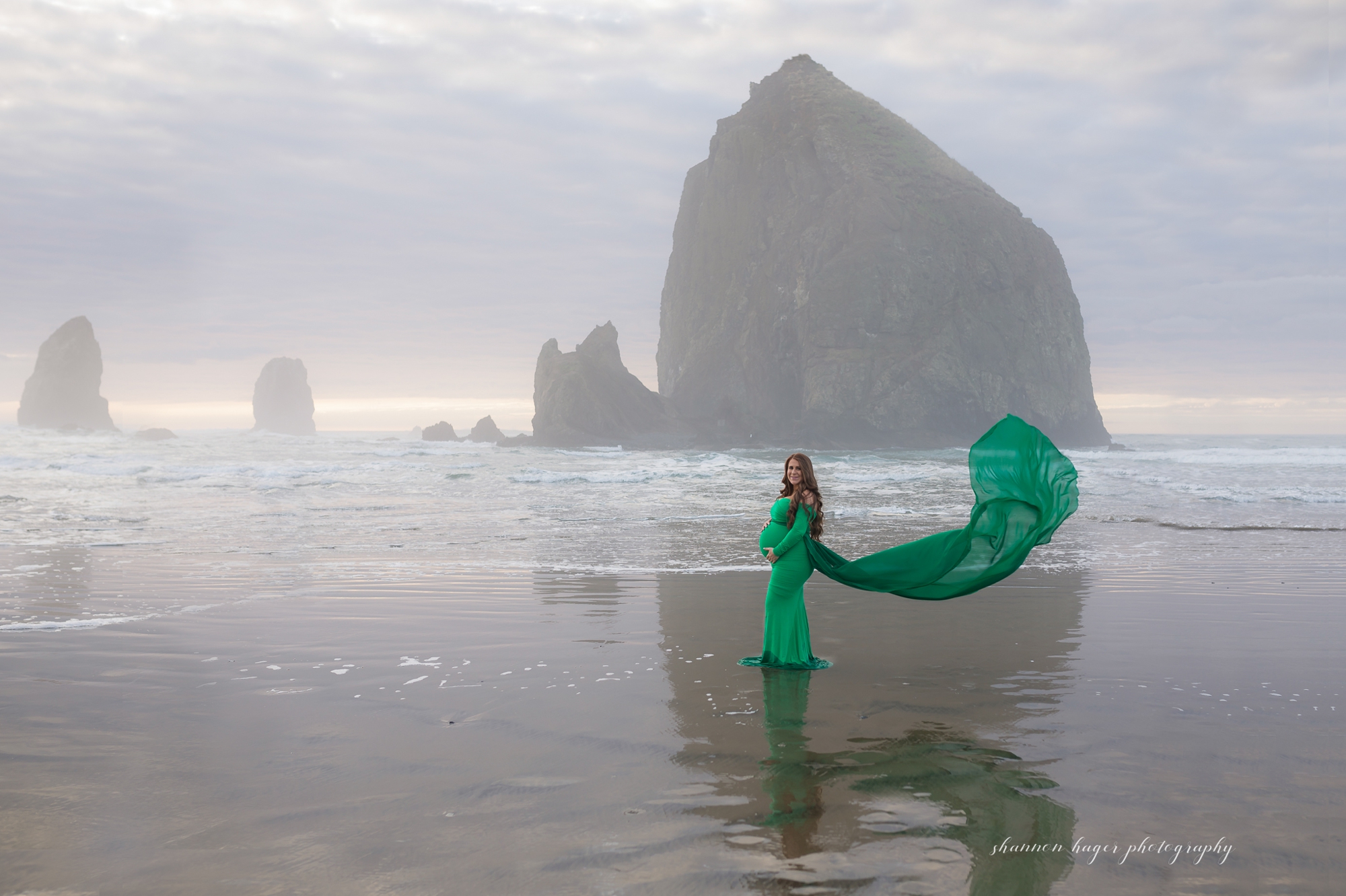 cannon beach maternity session, oregon coast photographer, maternity photography oregon