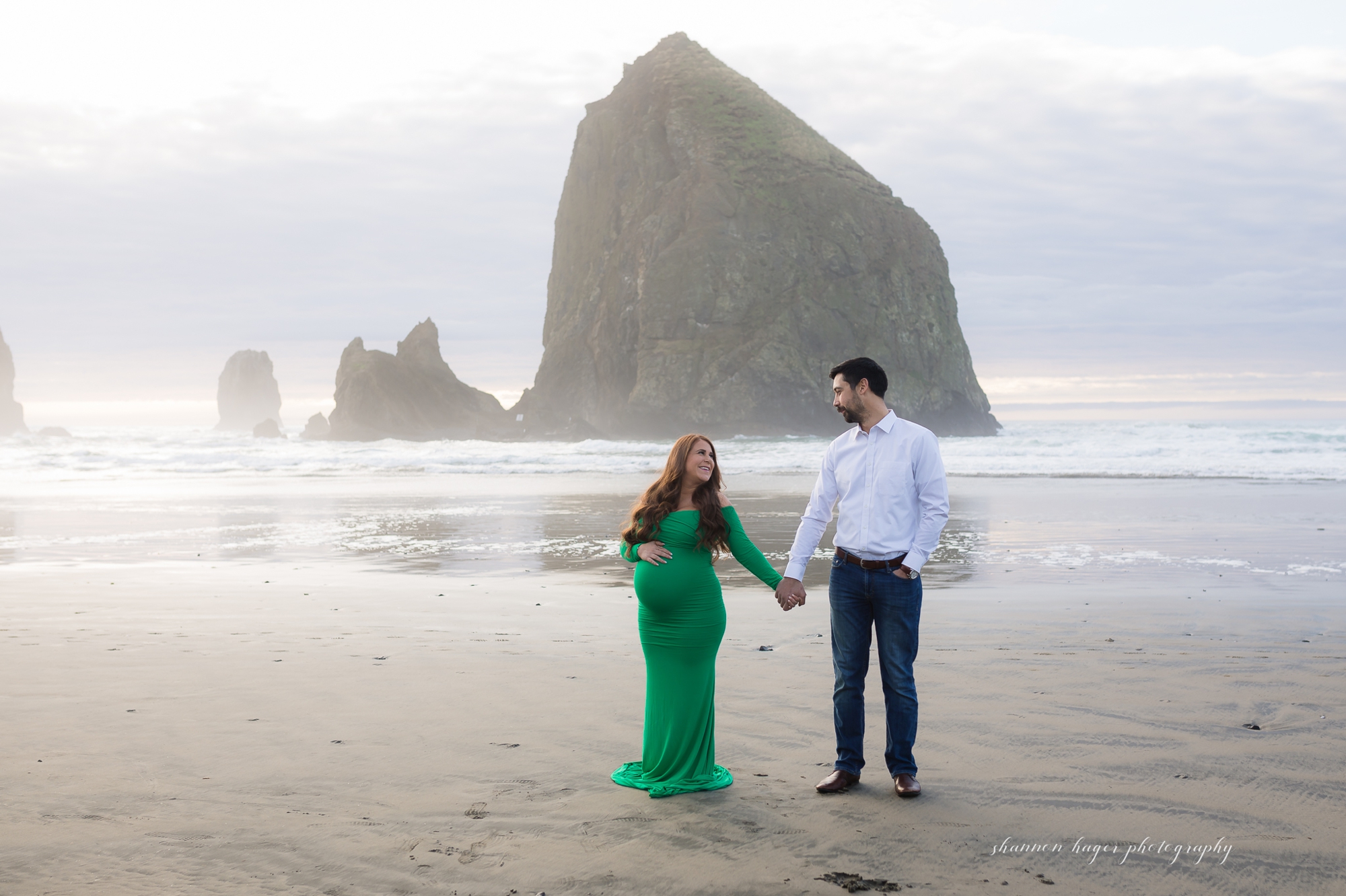cannon beach maternity session, oregon coast photographer, maternity photography oregon