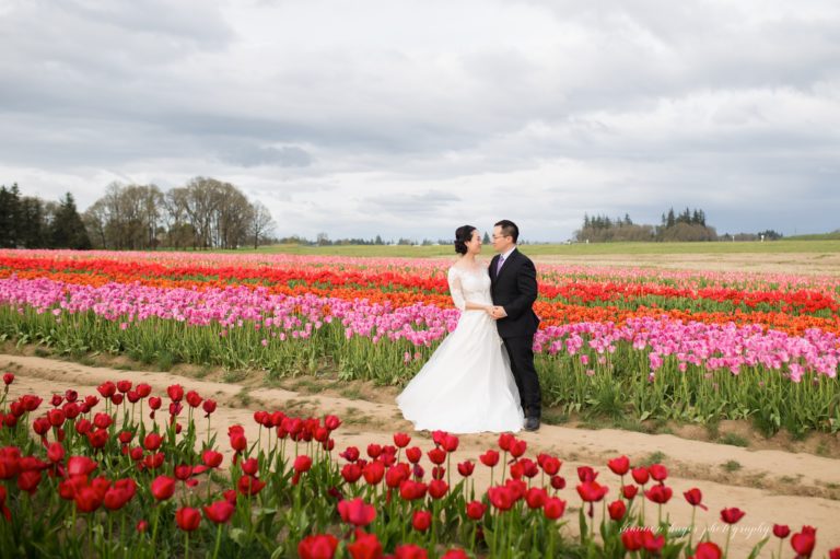 oregon tulip wedding photos, wooden shoe tulip festival photography session, portland wedding photographer, spring mini sessions
