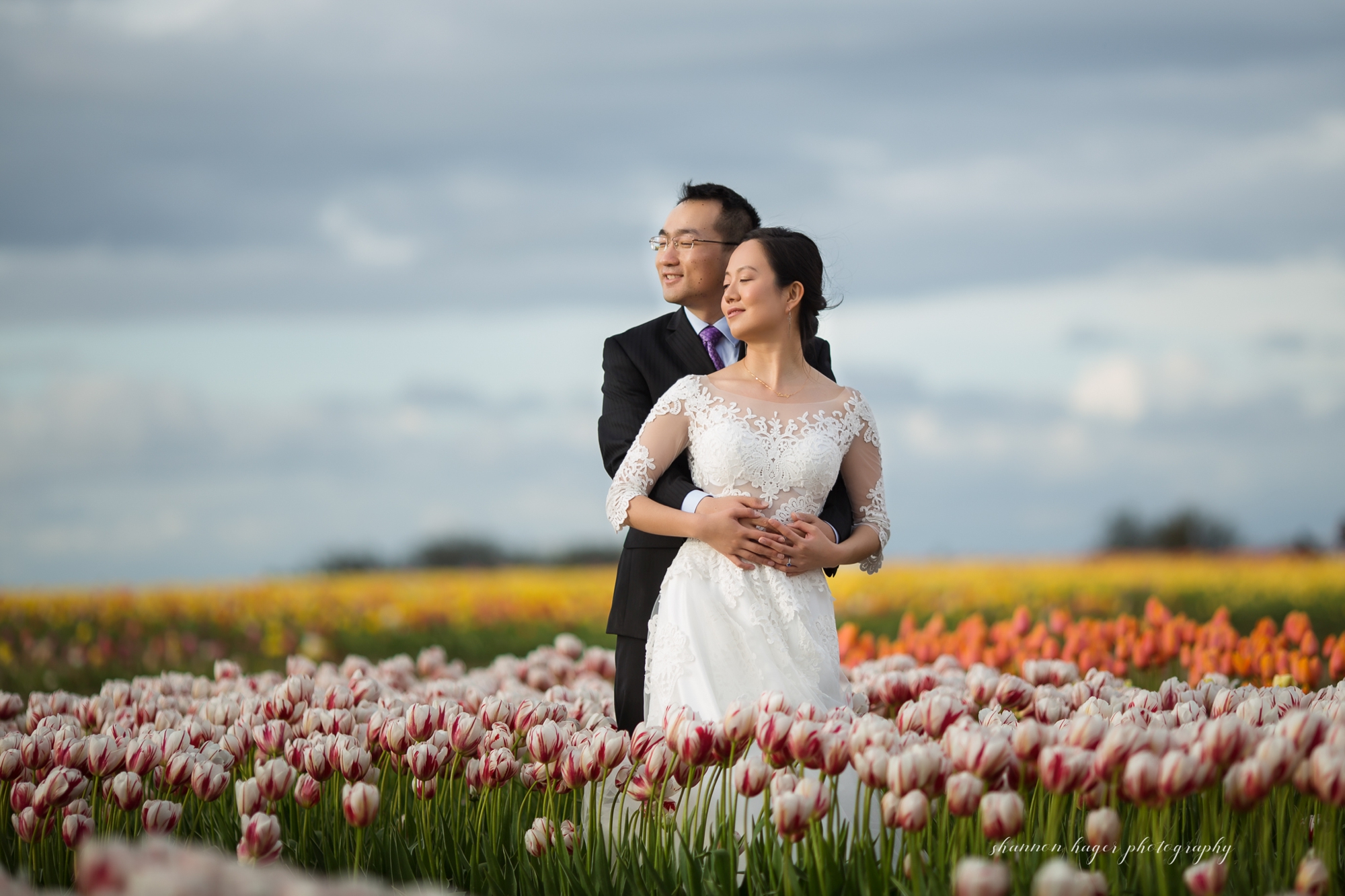 oregon tulip wedding photos, wooden shoe tulip festival photography session, portland wedding photographer, spring mini sessions