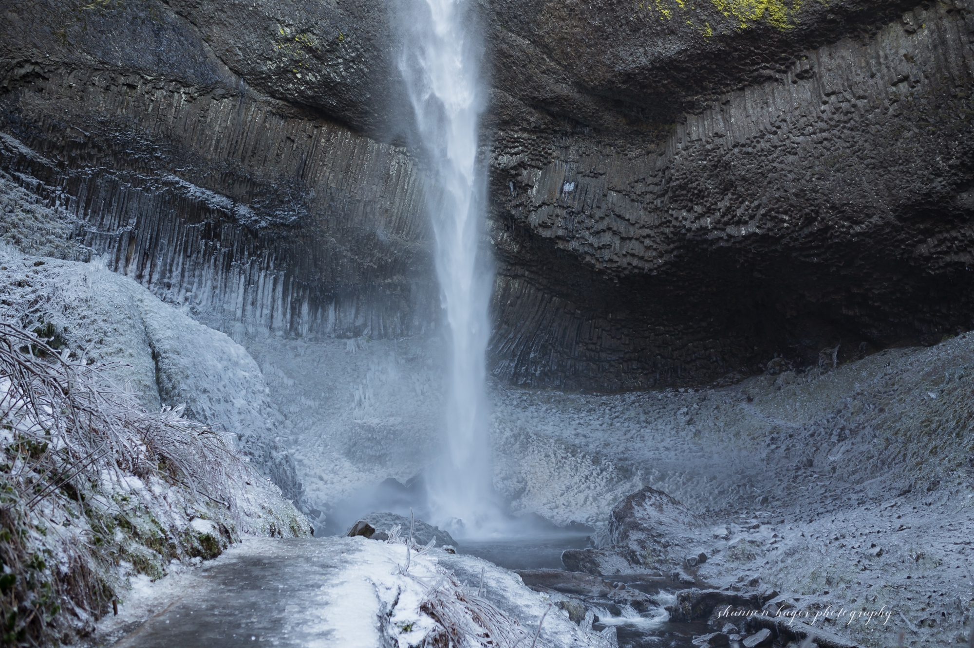 latourell falls oregon elopement photographer, where to elope in oregon, portland elopement photographer