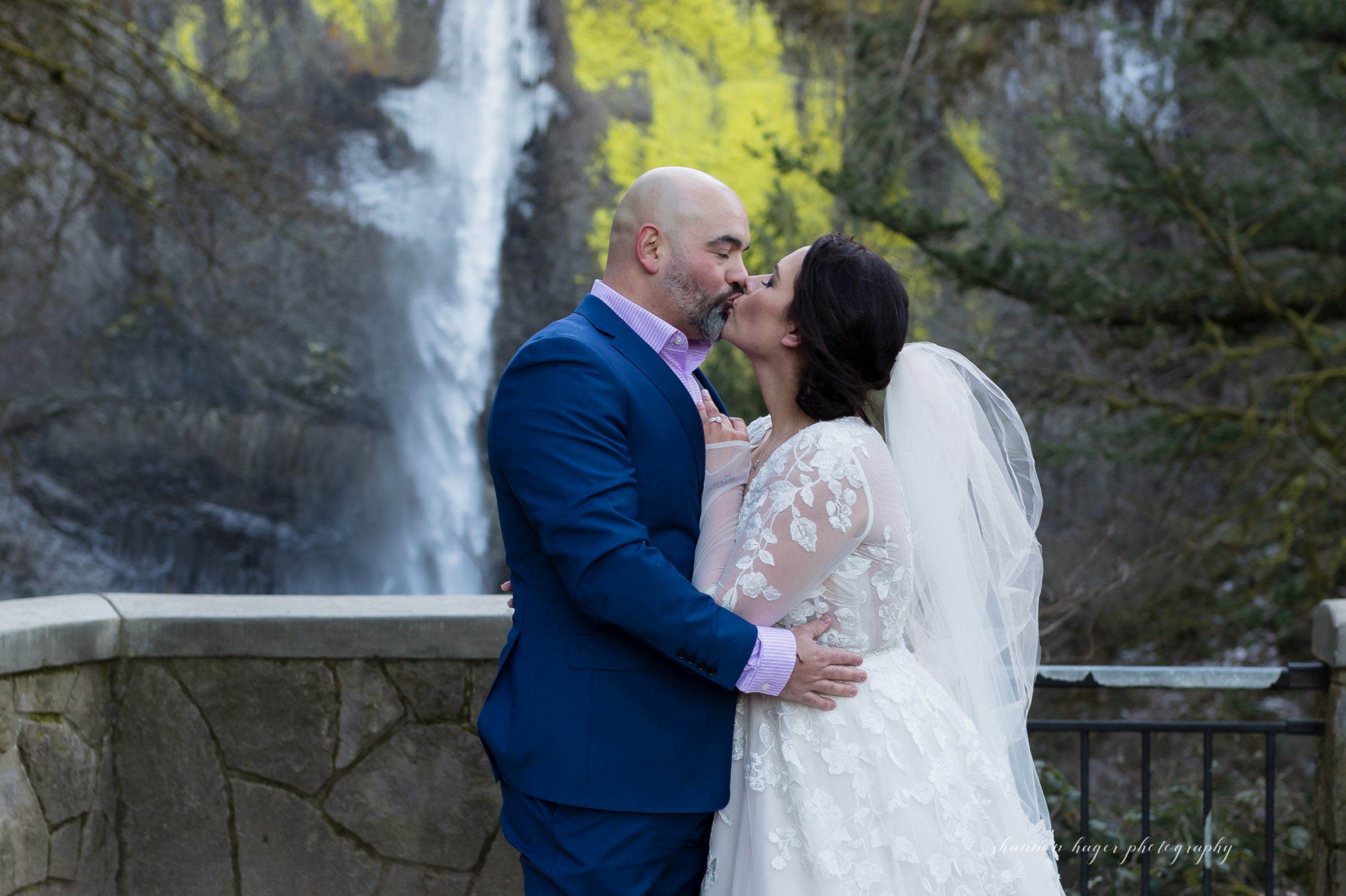 latourell falls oregon elopement photographer, where to elope in oregon, portland elopement photographer