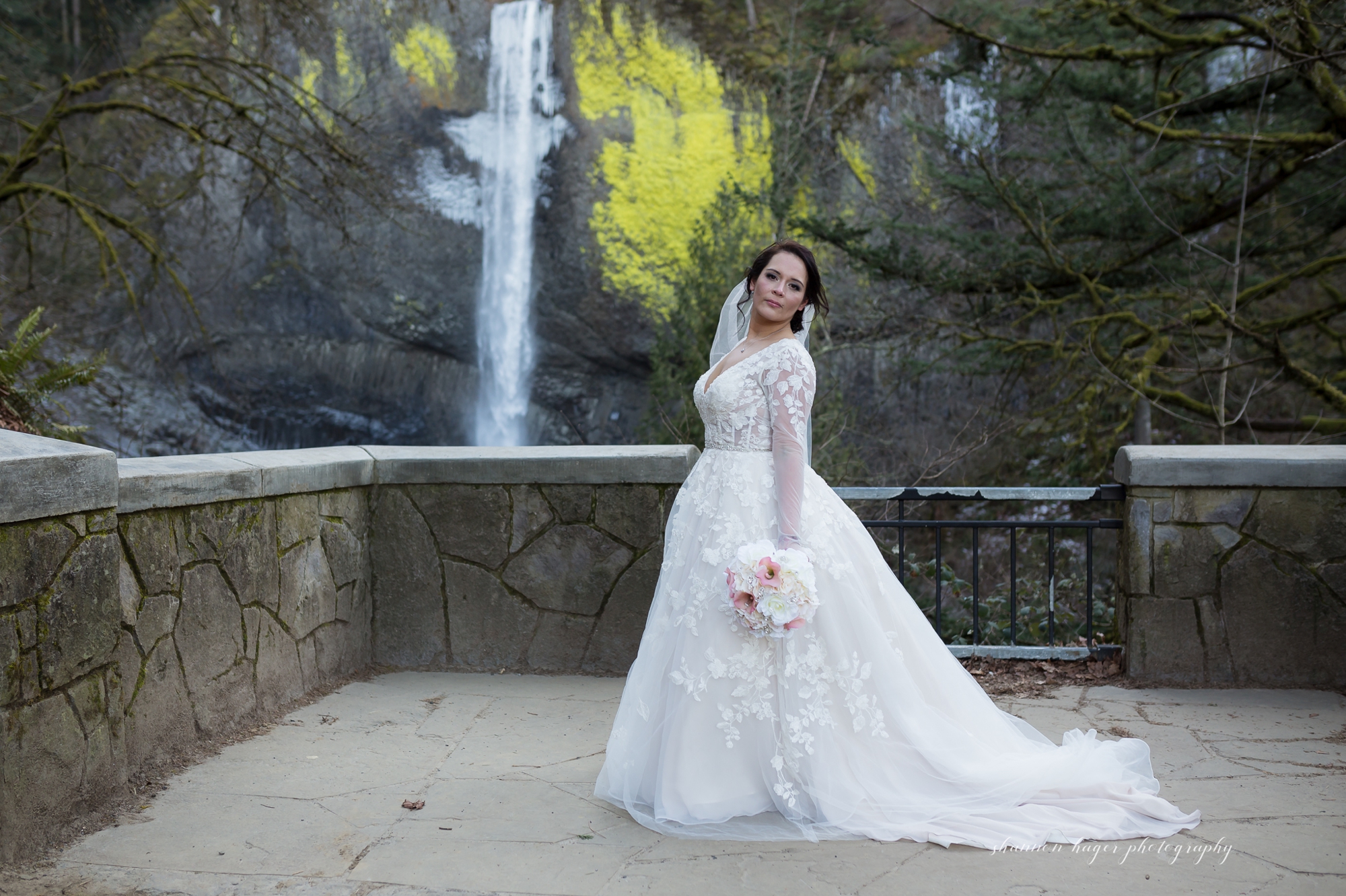 latourell falls oregon elopement photographer, where to elope in oregon, portland elopement photographer