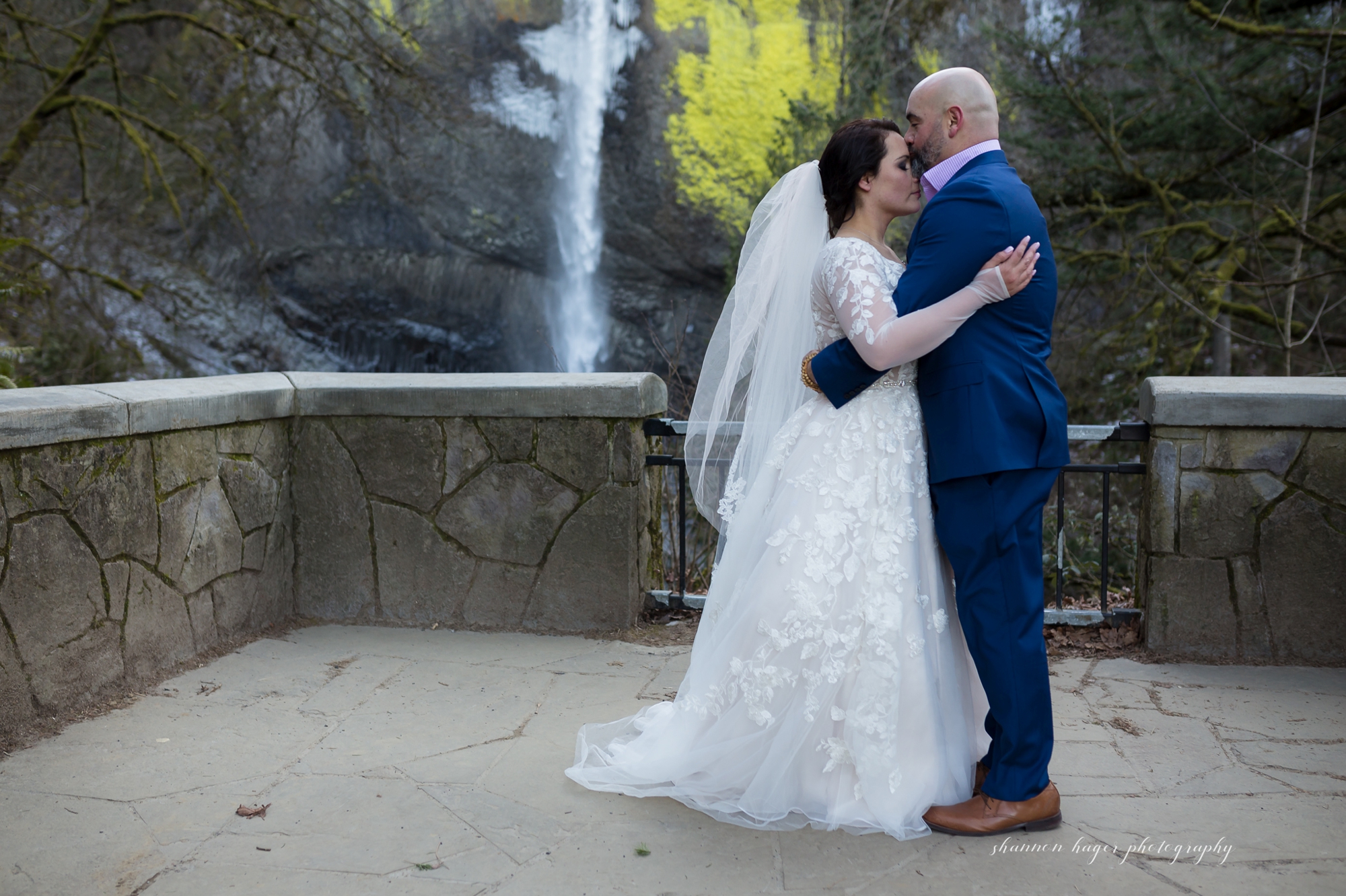 latourell falls oregon elopement photographer, where to elope in oregon, portland elopement photographer