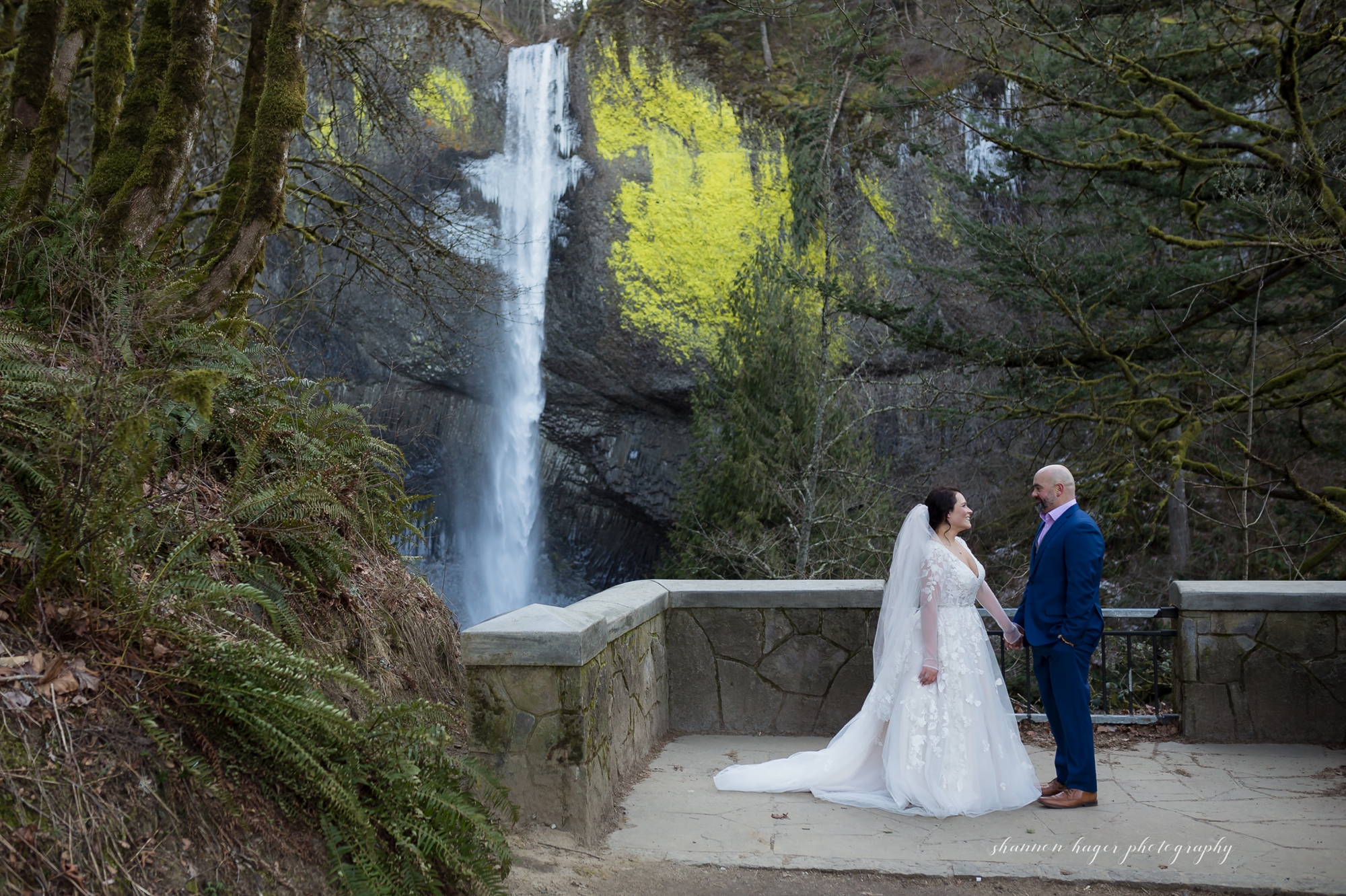 latourell falls oregon elopement photographer, where to elope in oregon, portland elopement photographer