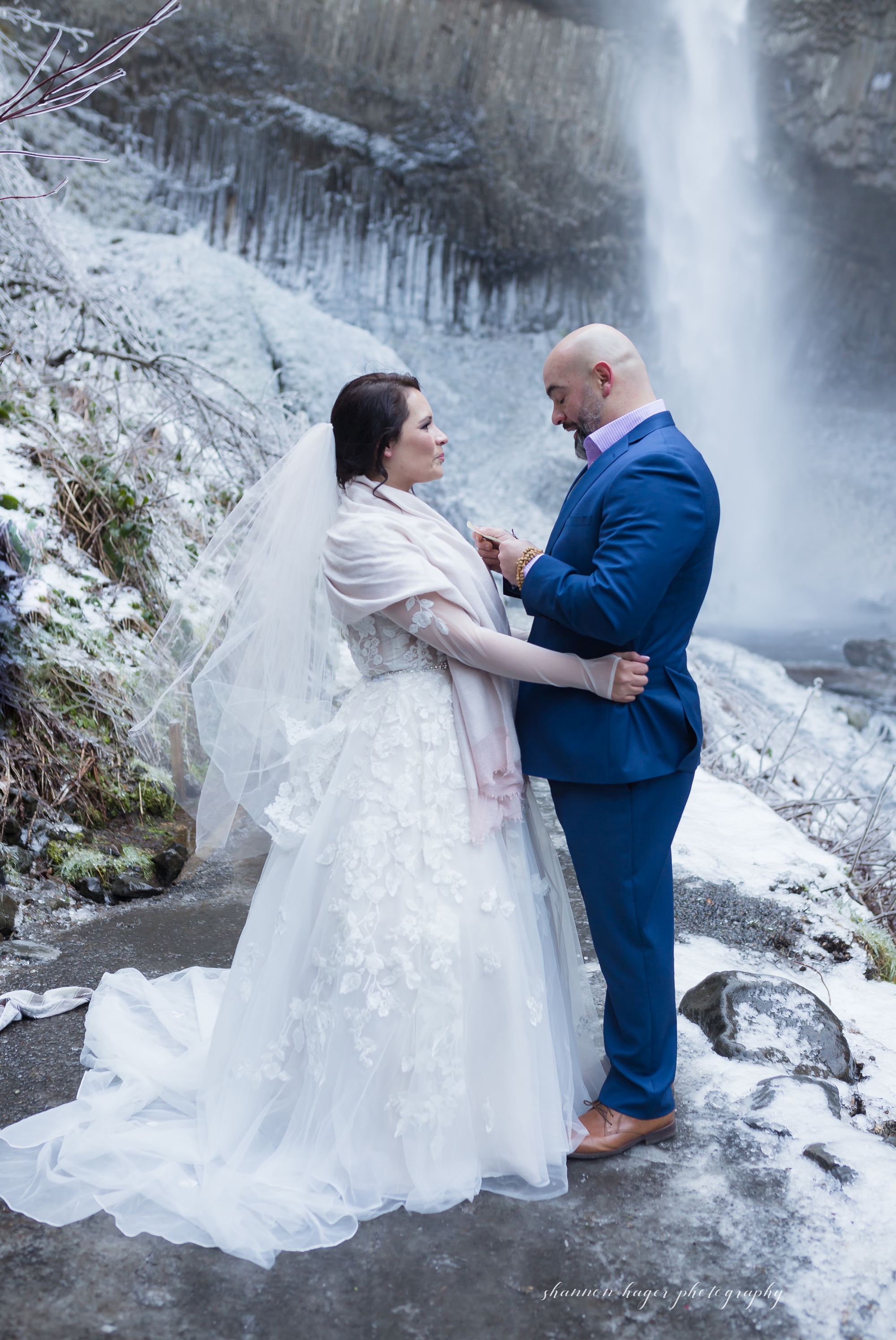 latourell falls oregon elopement photographer, where to elope in oregon, portland elopement photographer