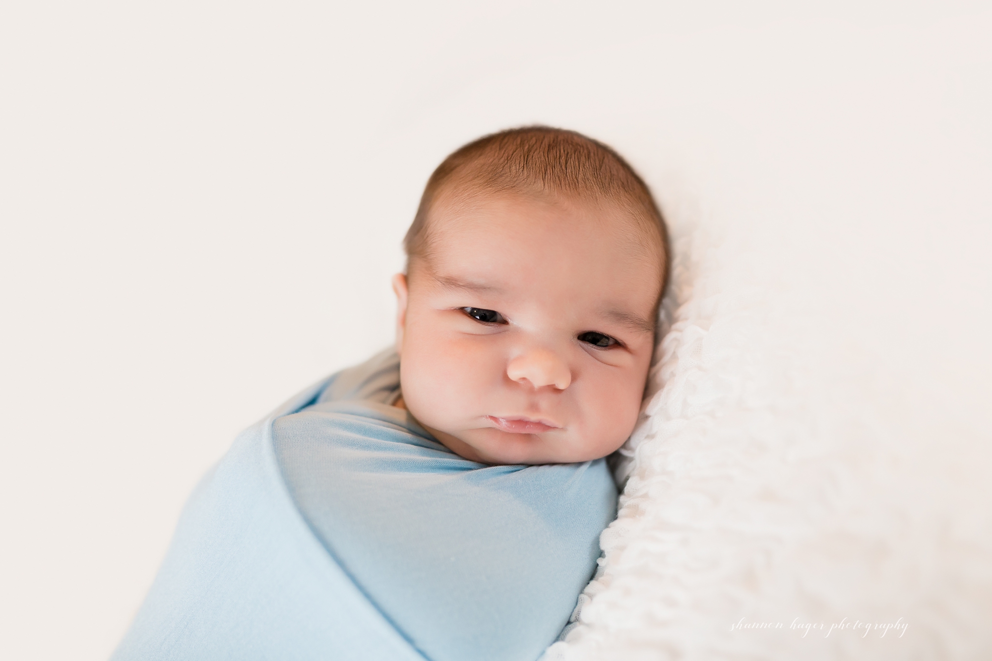 newborn photography vancouver washington, portland newborn photographer, lifestyle in home newborn session, shannon hager photography