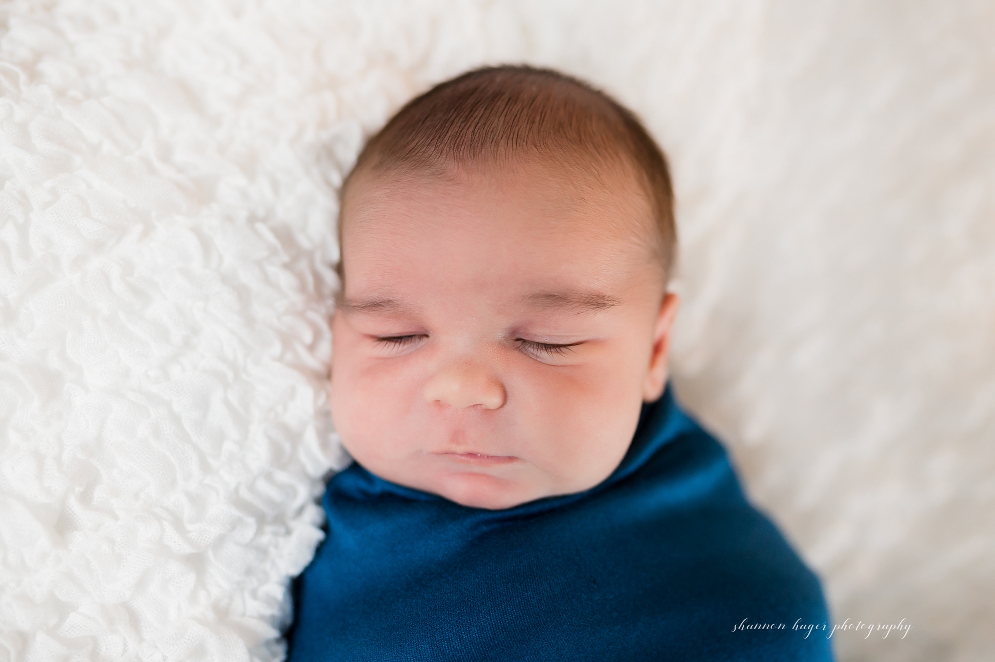 newborn photography vancouver washington, portland newborn photographer, lifestyle in home newborn session, shannon hager photography