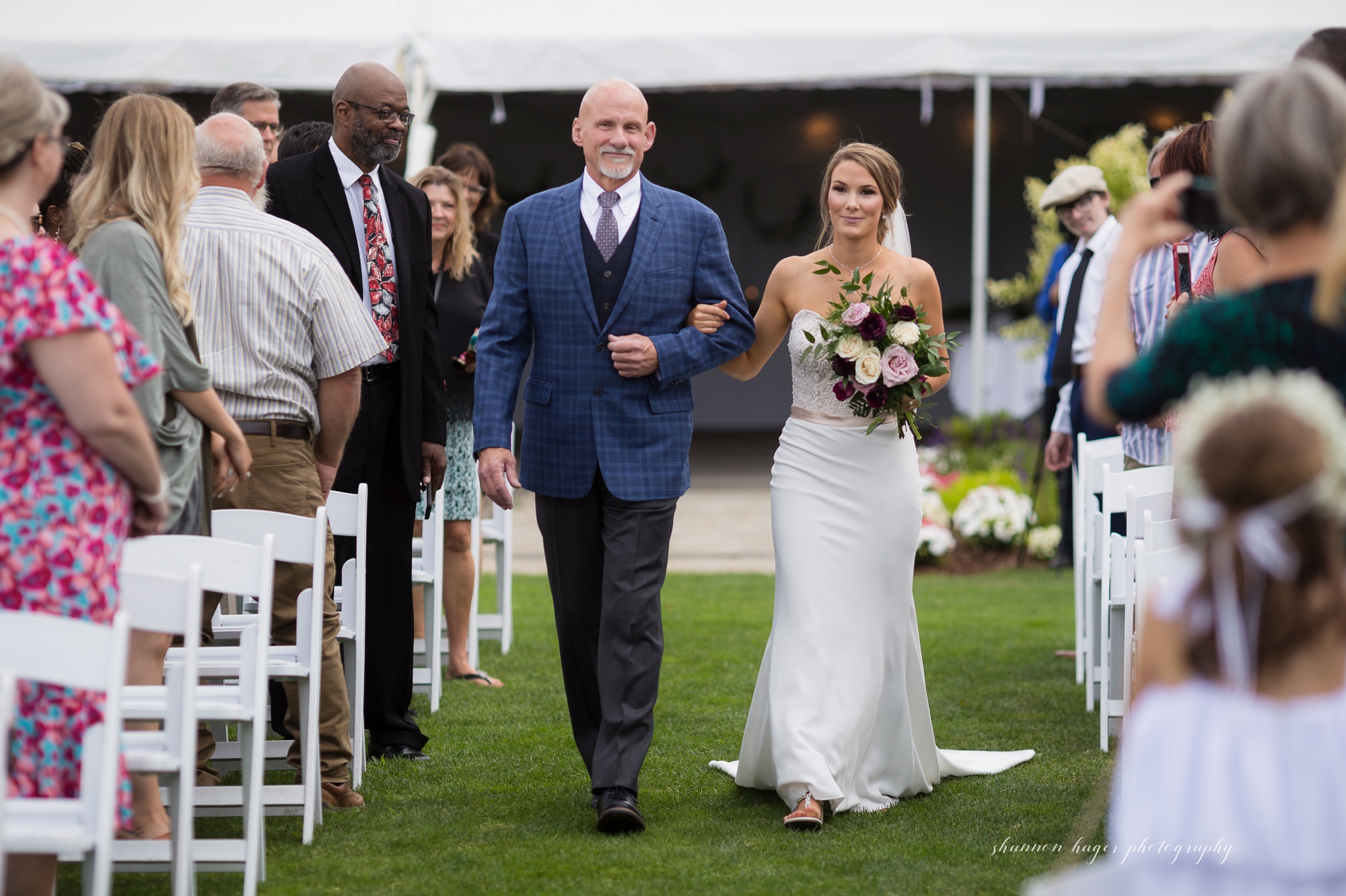 illahe hills country club summer wedding, salem wedding photographer, portland oreogn wedding photography by Shannon Hager Photography