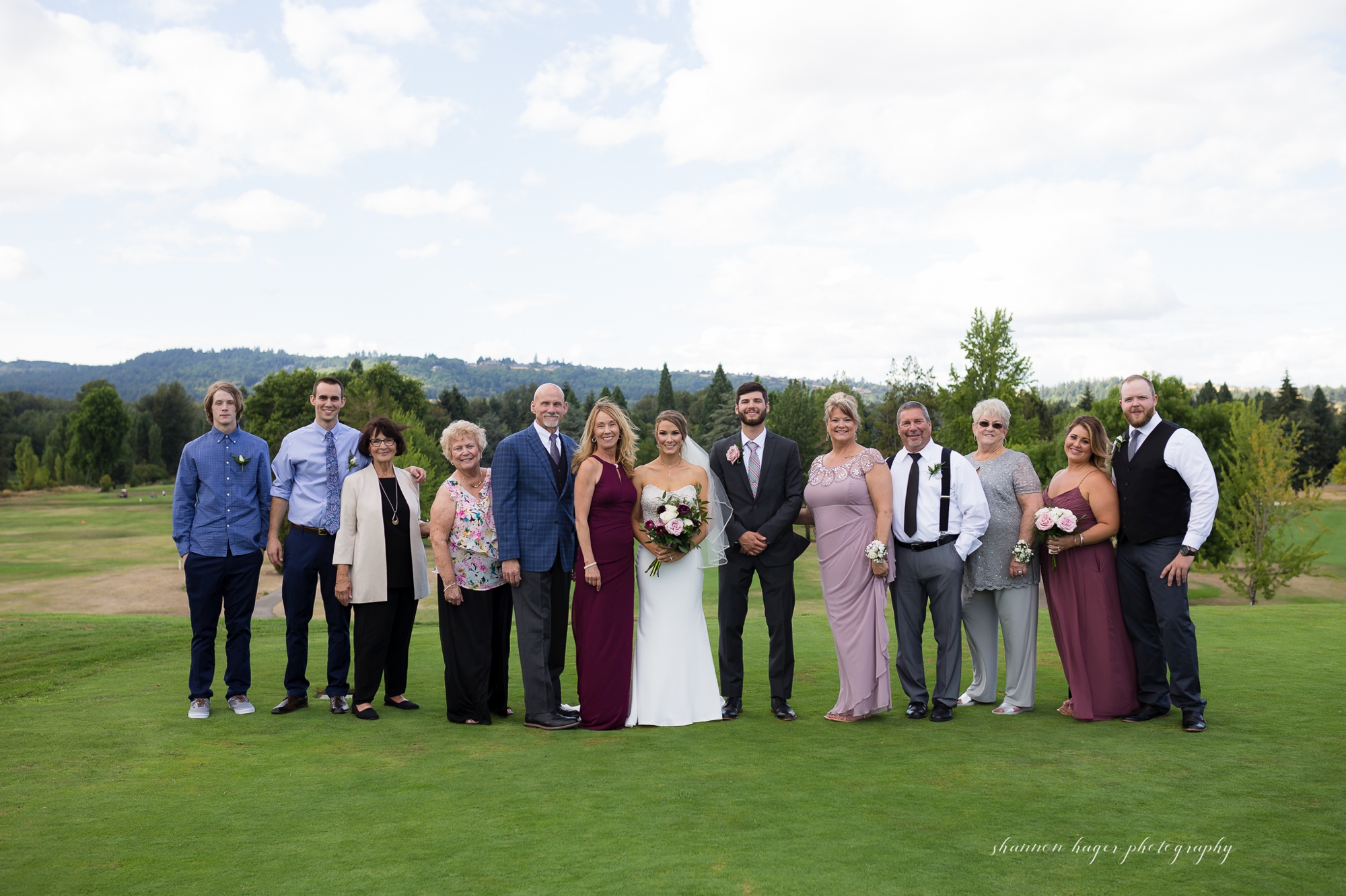 illahe hills country club summer wedding, salem wedding photographer, portland oreogn wedding photography by Shannon Hager Photography
