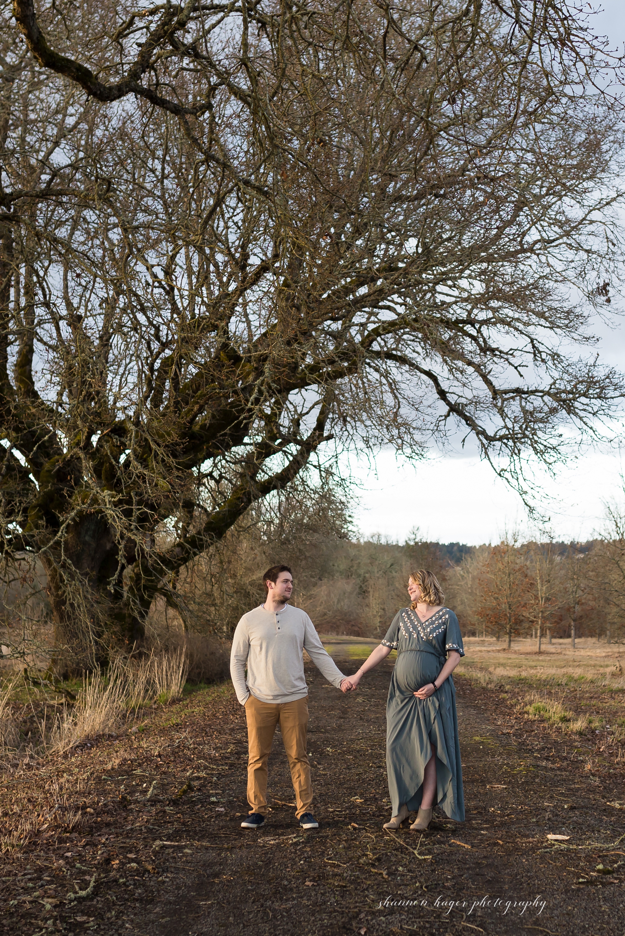 sherwood maternity photographer, maternity and newborn photography portland oregon, maternity photos by shannon hager photography