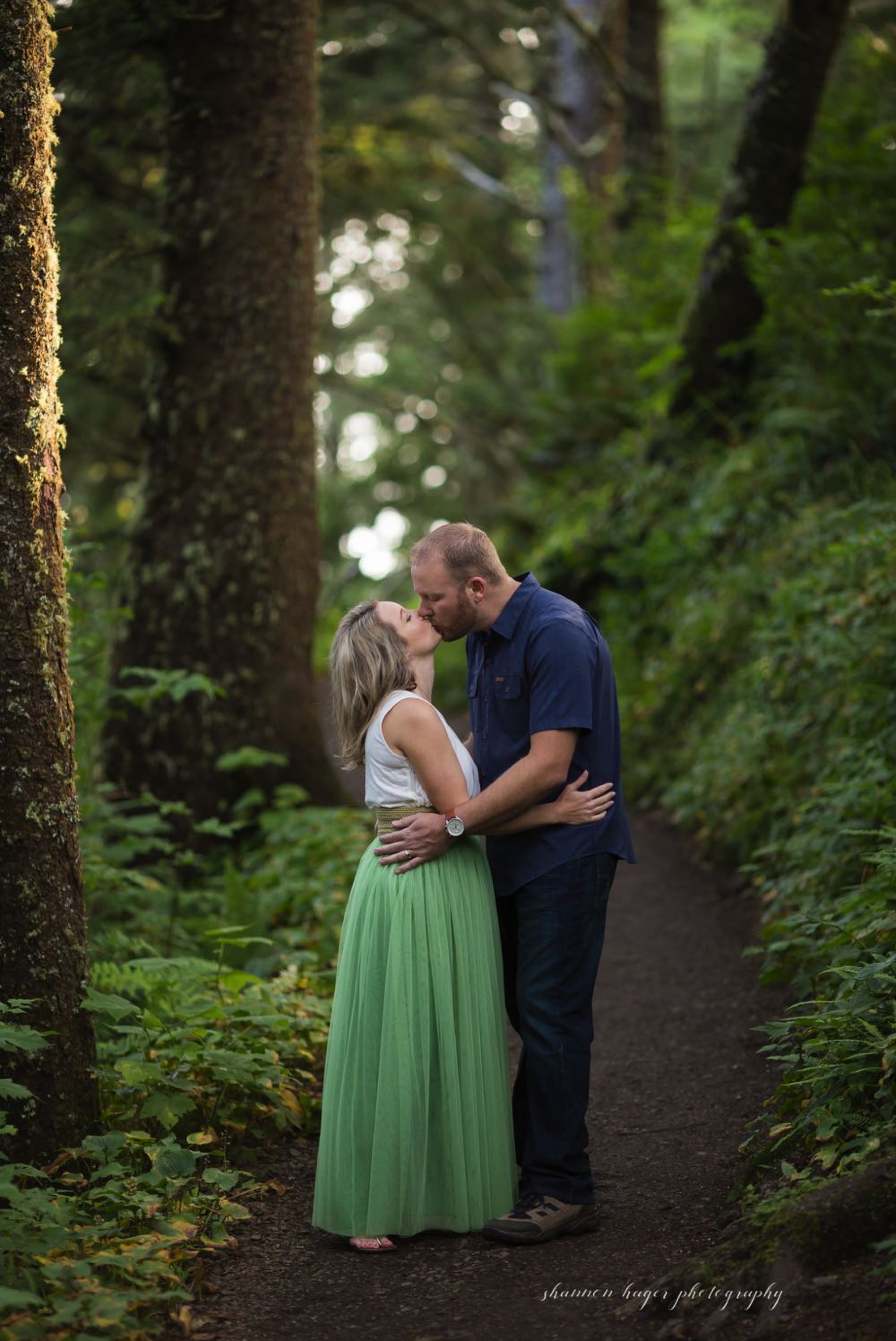 oregon coast anniversary session, oregon coast photographer, oregon coast wedding photographer, oregon coast elopement photography by Shannon Hager