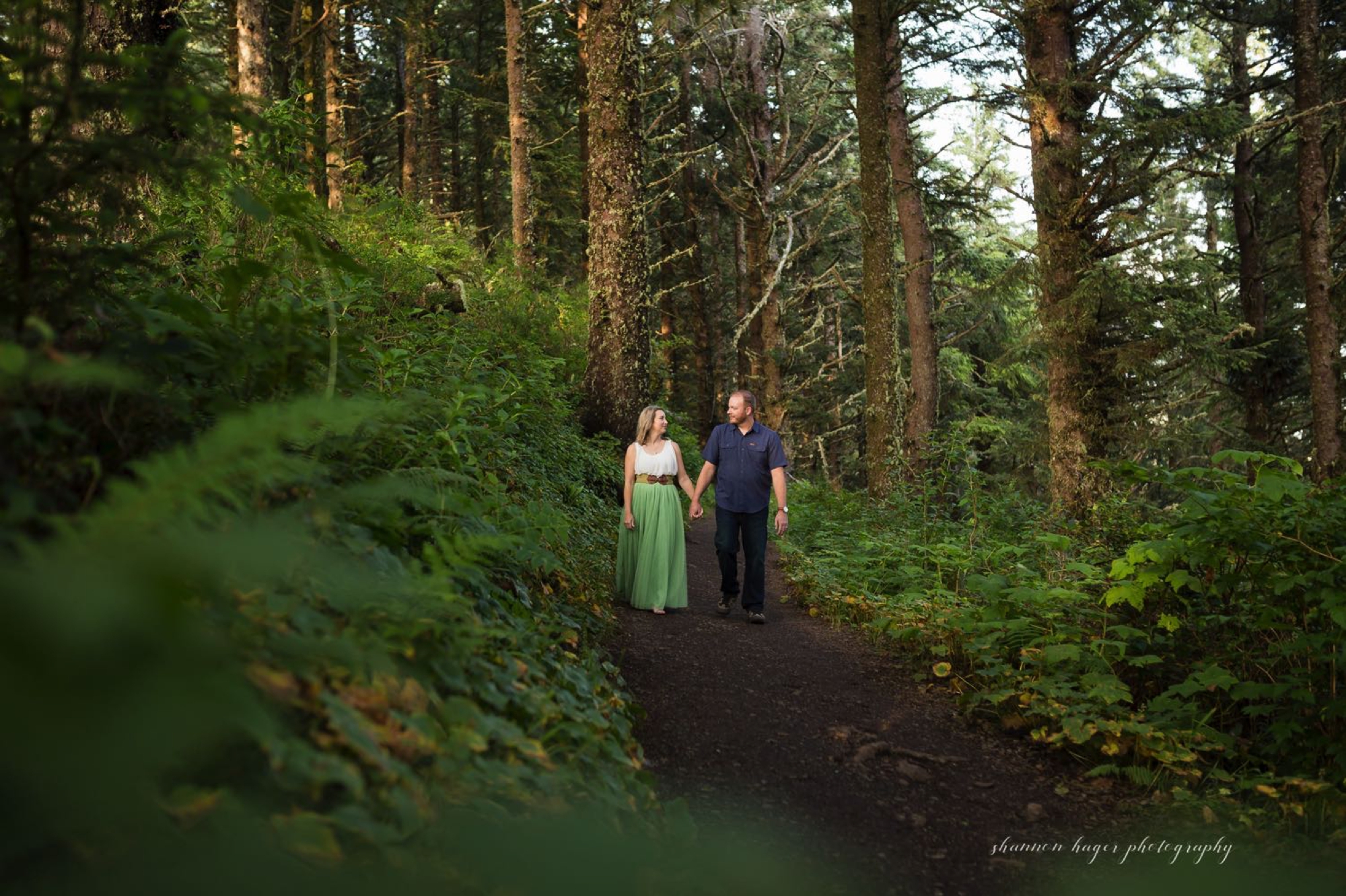 oregon coast anniversary session, oregon coast photographer, oregon coast wedding photographer, oregon coast elopement photography by Shannon Hager
