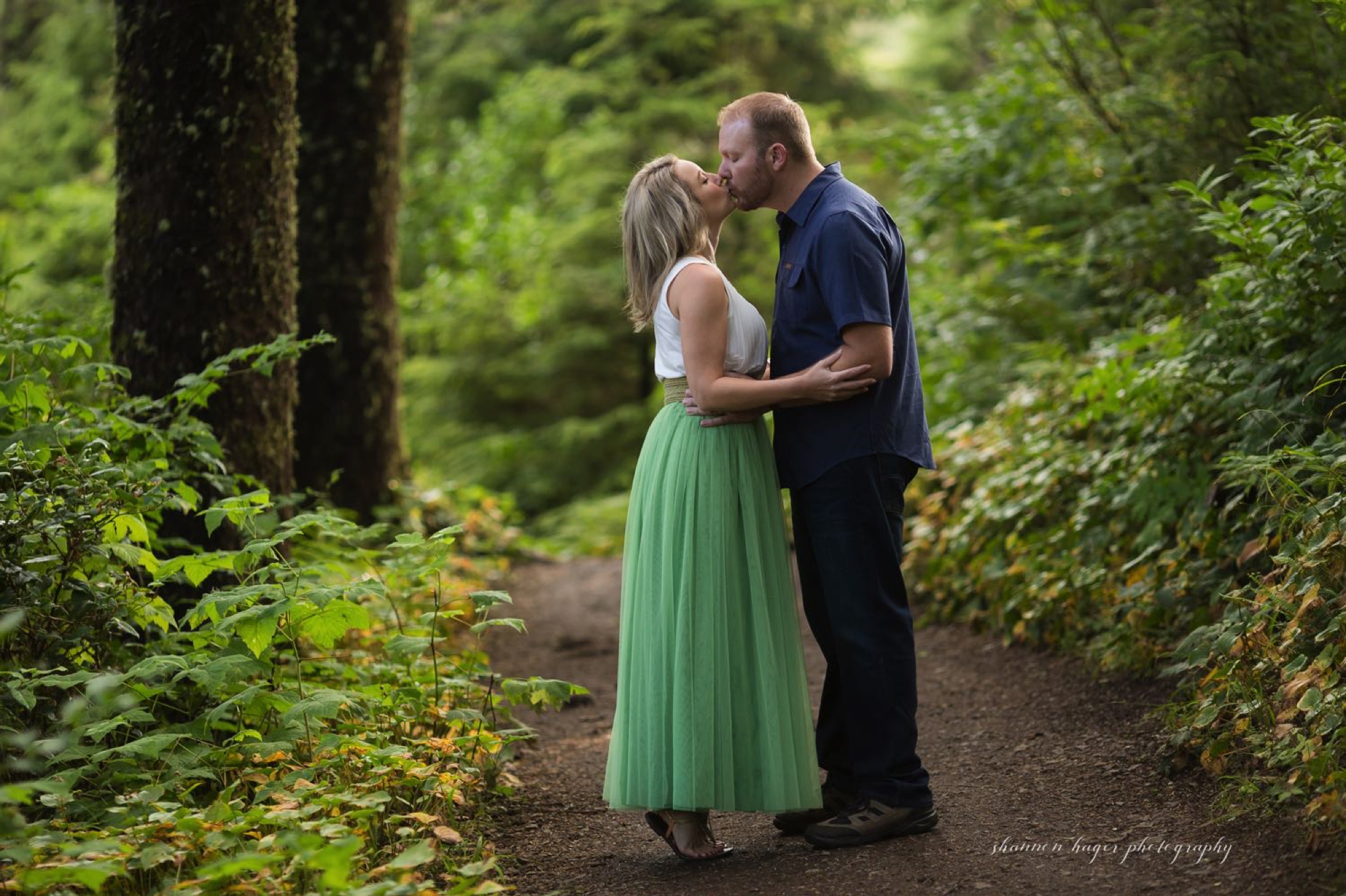 oregon coast anniversary session, oregon coast photographer, oregon coast wedding photographer, oregon coast elopement photography by Shannon Hager