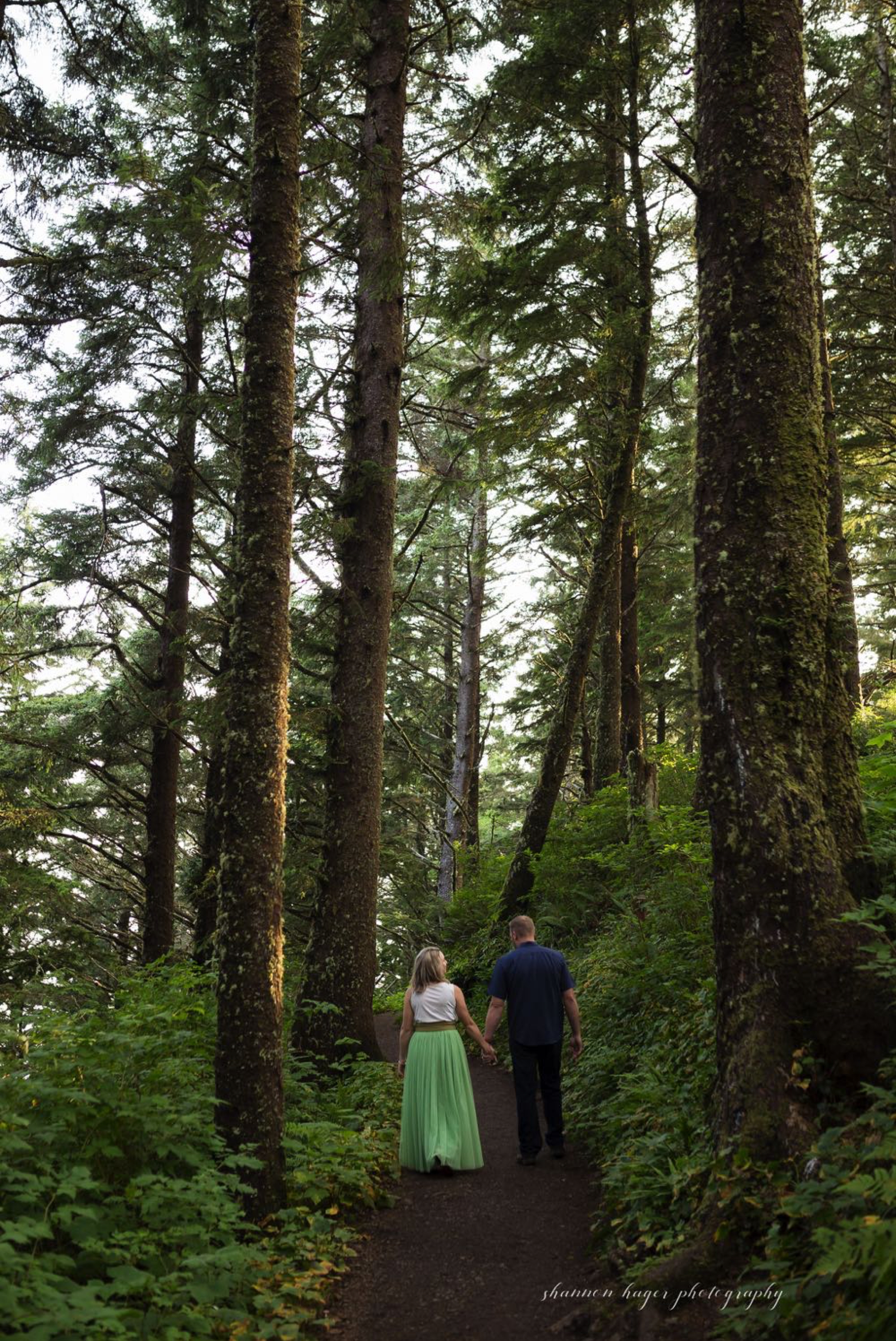 oregon coast anniversary session, oregon coast photographer, oregon coast wedding photographer, oregon coast elopement photography by Shannon Hager