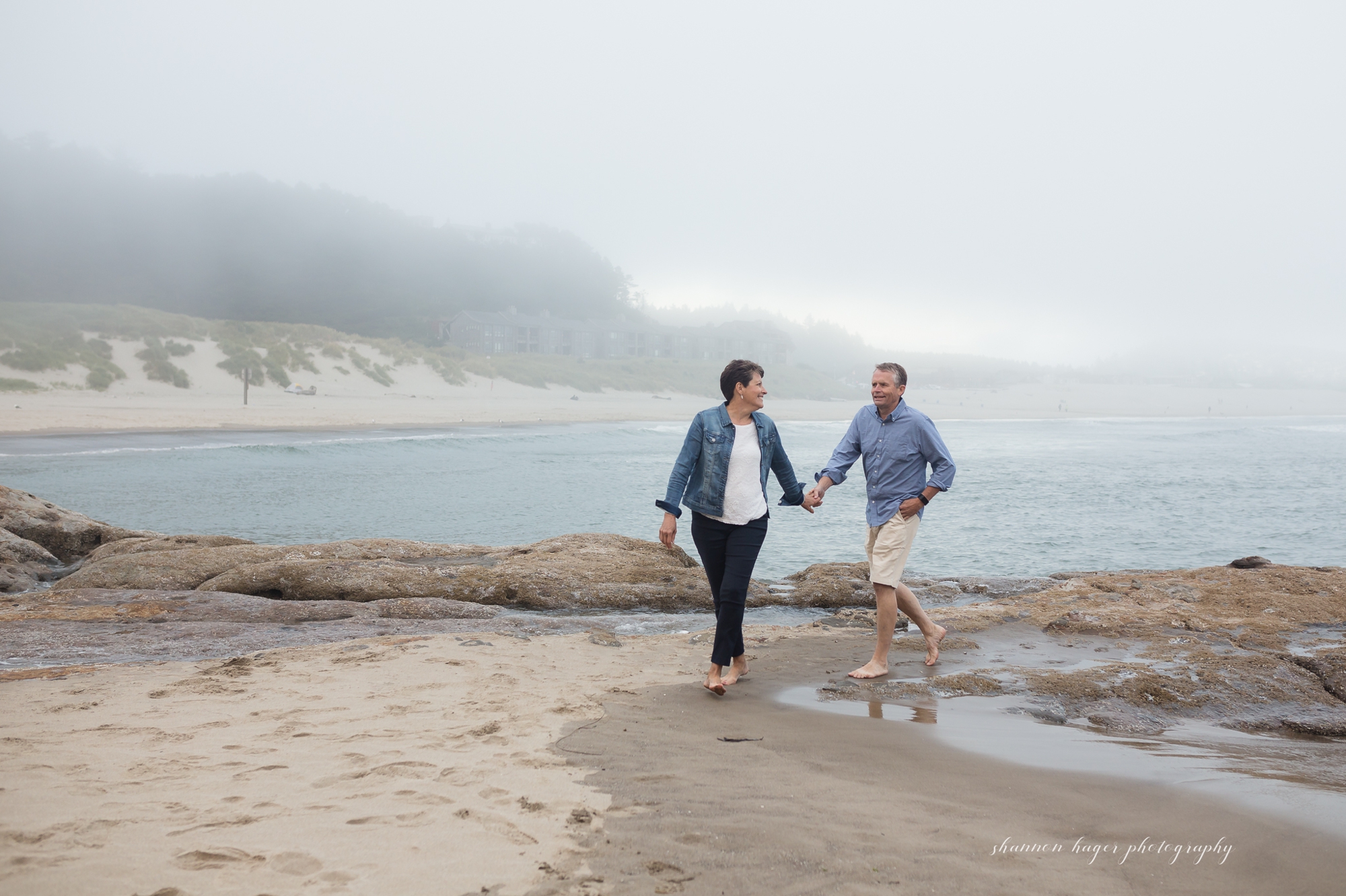 pacific city oregon coast family photographer, cape kiwanda family session, oregon coast family photographer, portland family photographer, shannon hager photography